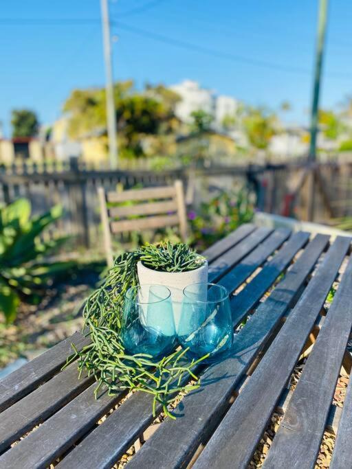 Original Pier Beach Retreat - Child Pet Friendly