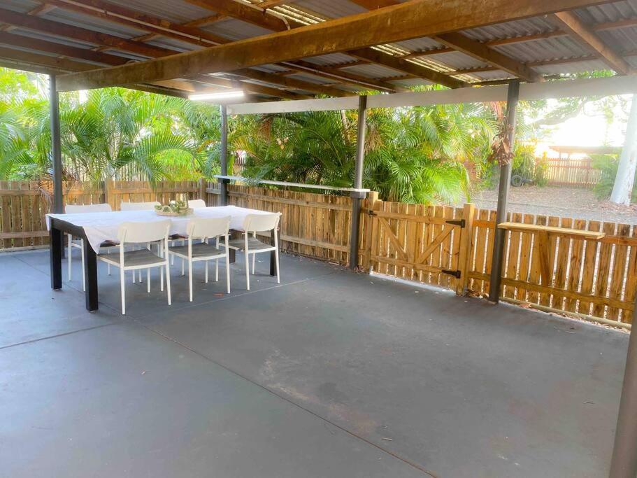 Original Pier Beach Retreat - Child Pet Friendly