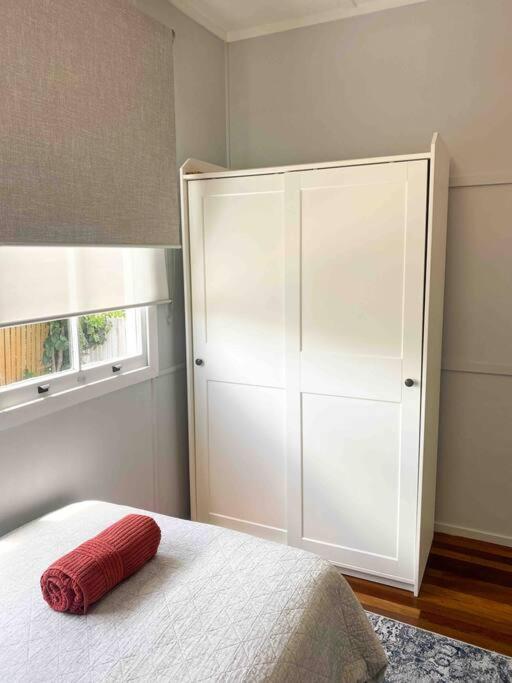 Original Pier Beach Retreat - Child Pet Friendly