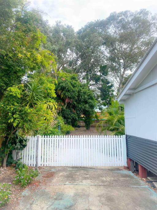Original Pier Beach Retreat - Child Pet Friendly