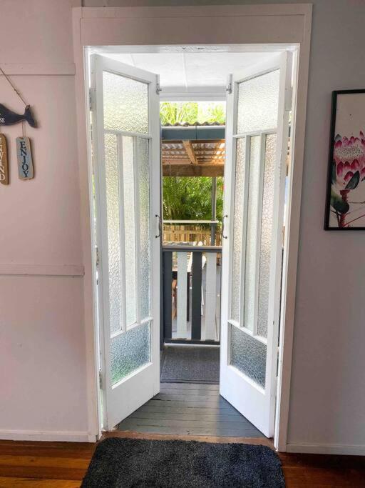 Original Pier Beach Retreat - Child Pet Friendly