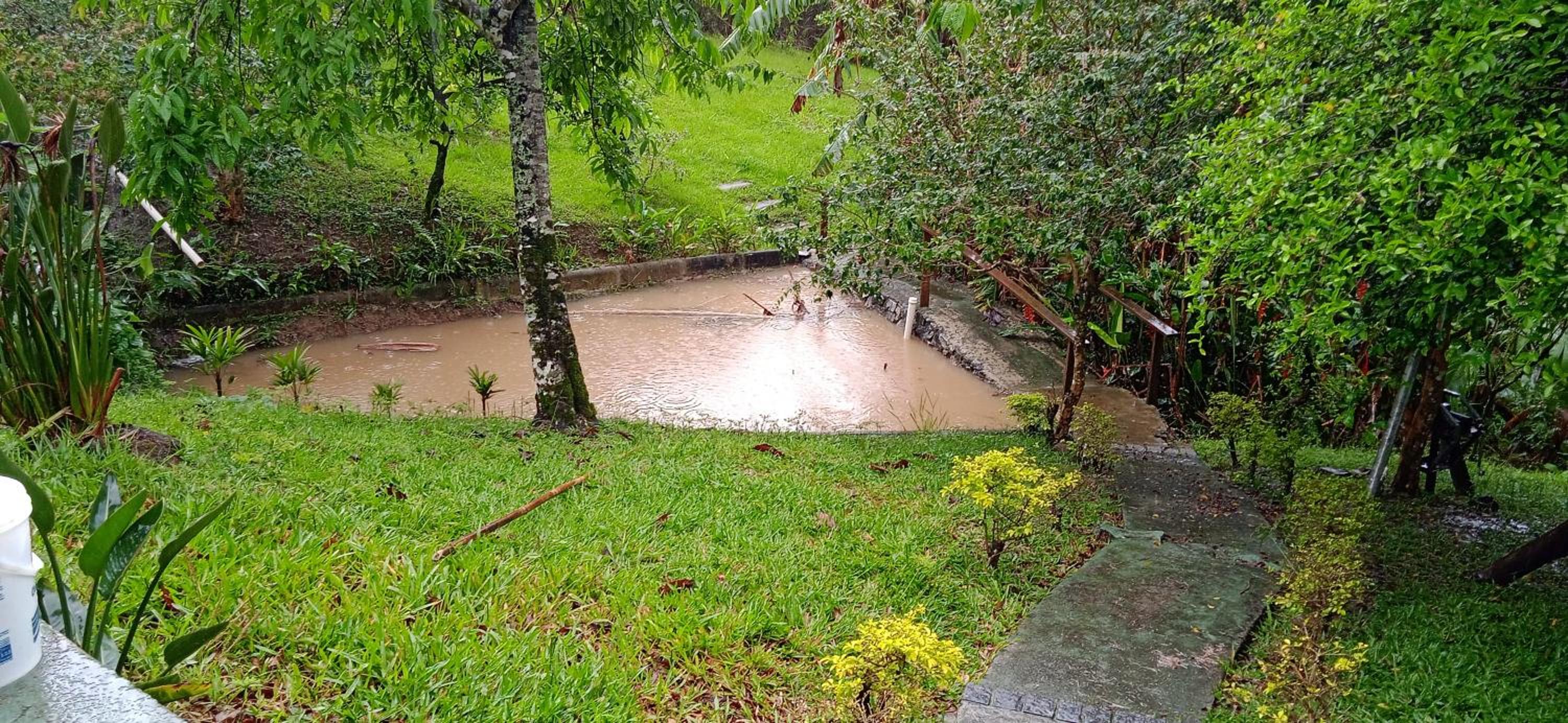 Casa 2, 3 ou 4 pessoas vista incrível com piscina centro Bombinhas carro 4x4 ou potente