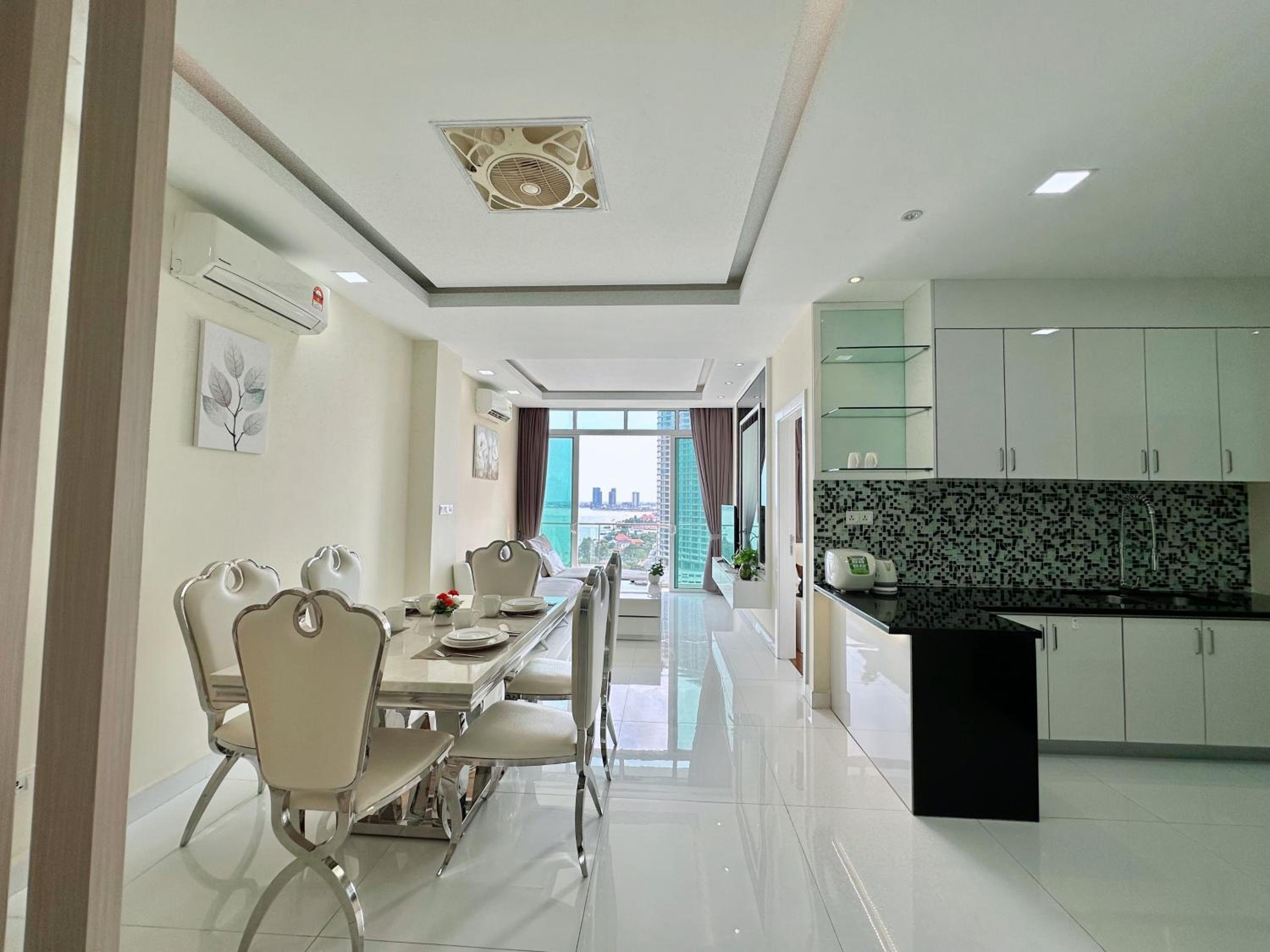 Infinity 28 Hotel and Residence
