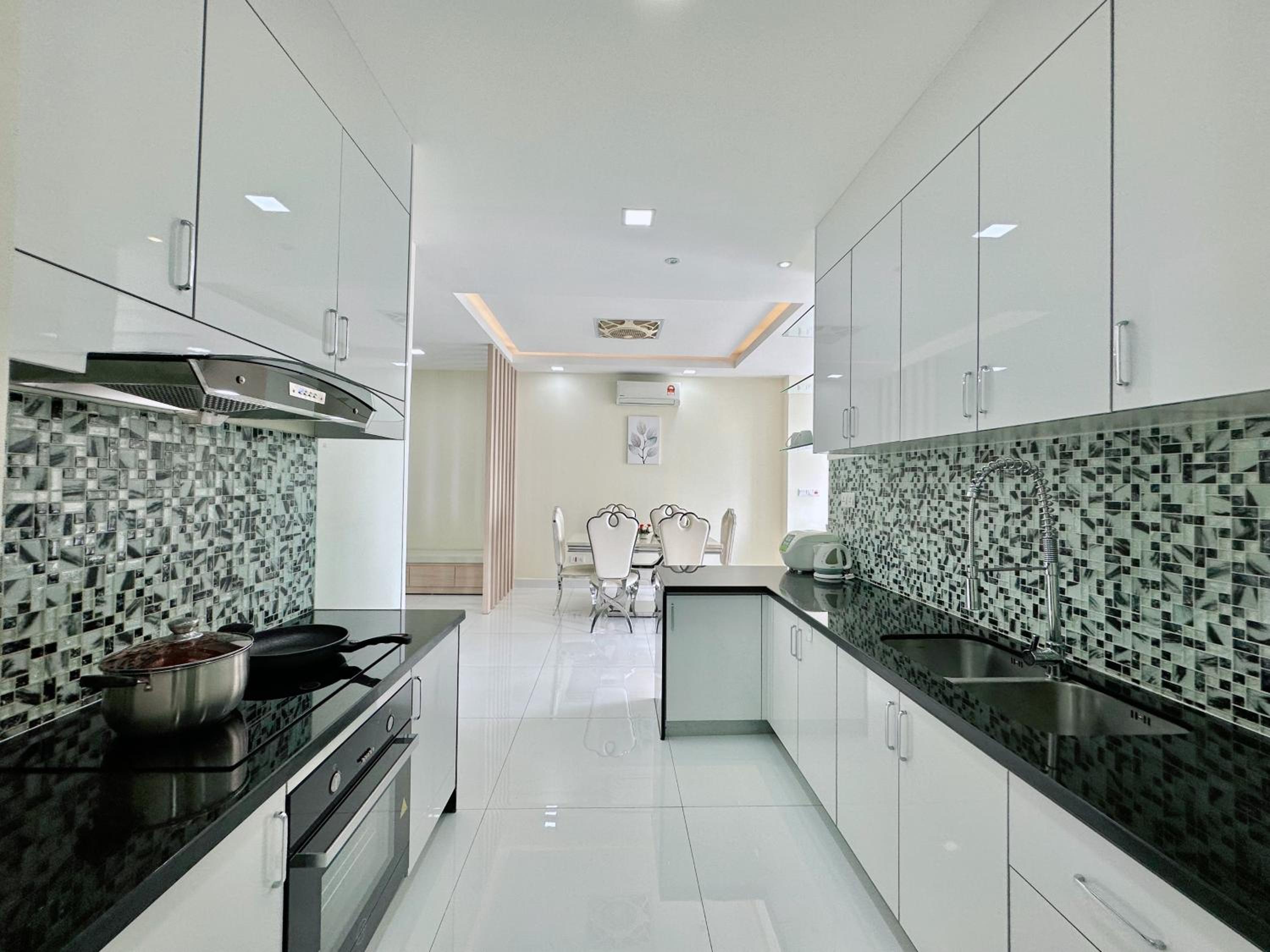 Infinity 28 Hotel and Residence