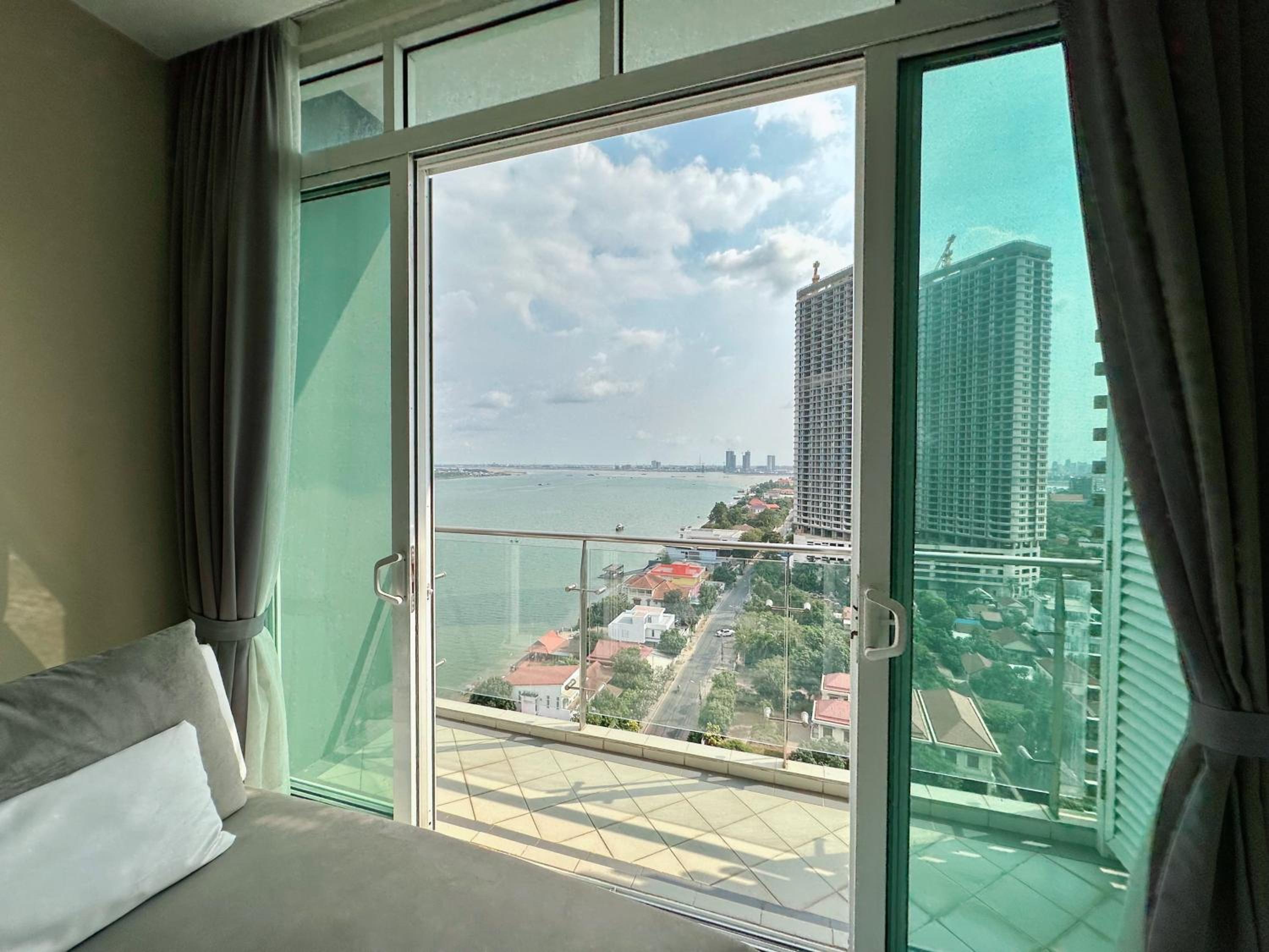 Infinity 28 Hotel and Residence