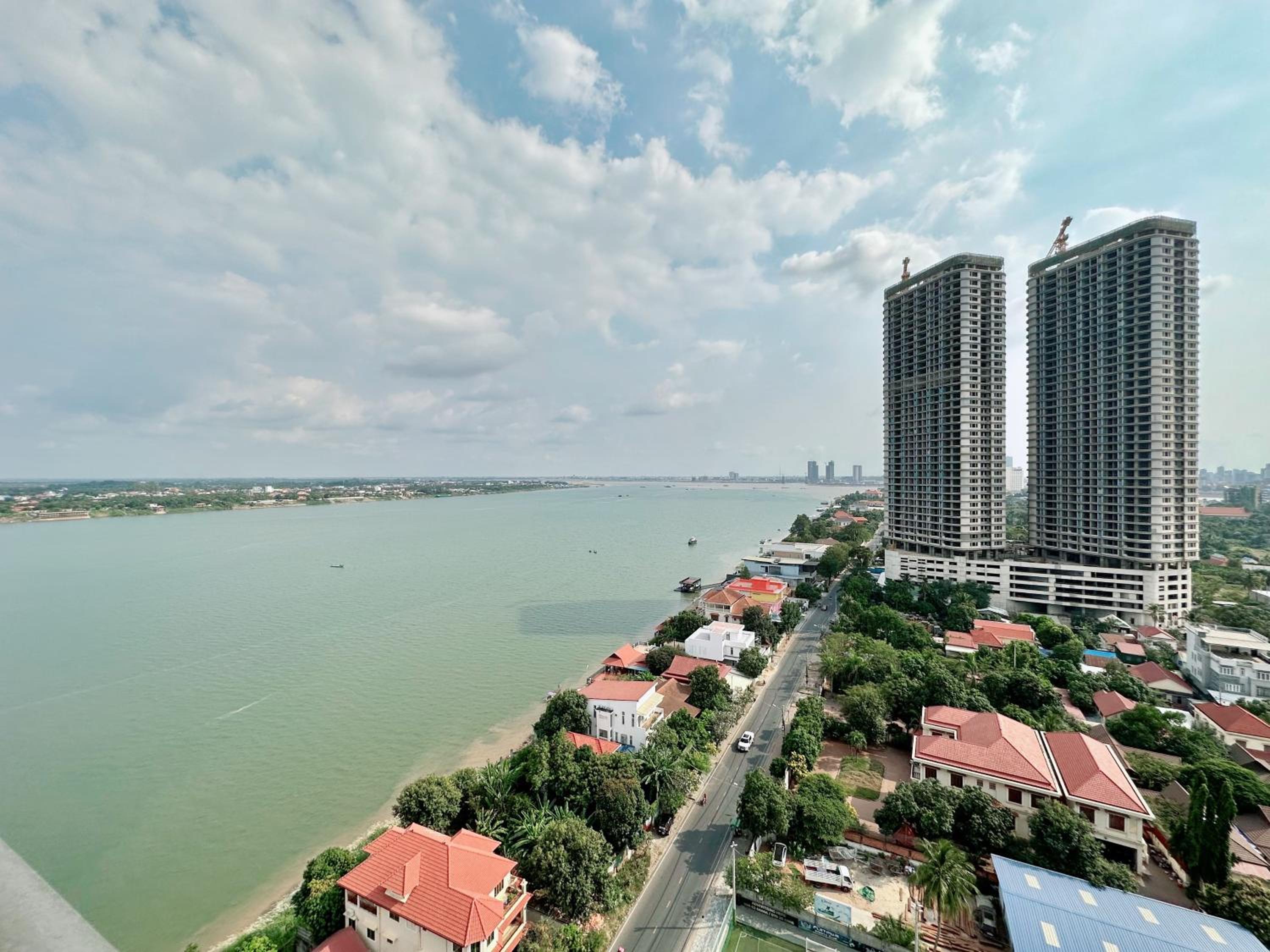 Infinity 28 Hotel and Residence