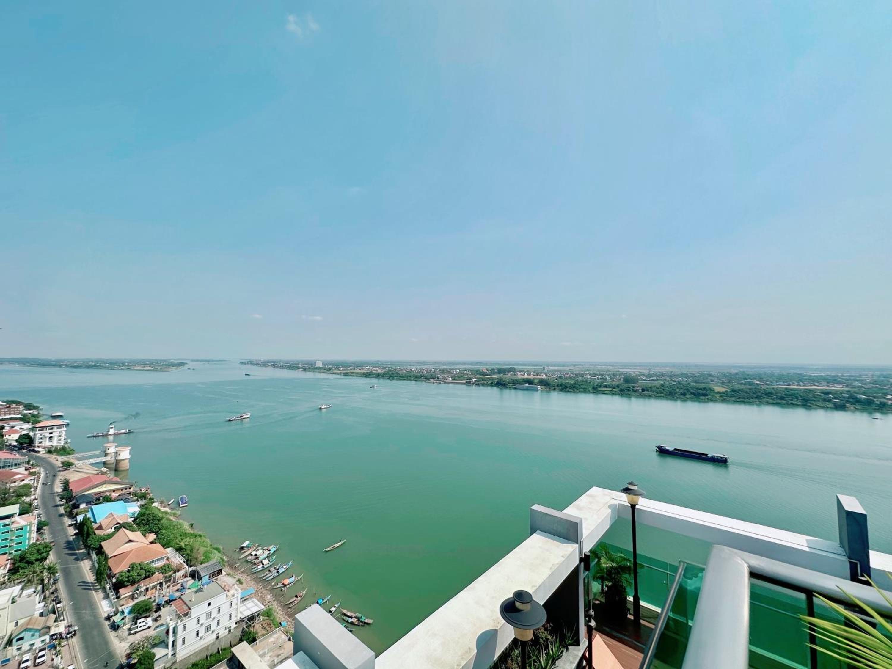 Infinity 28 Hotel and Residence