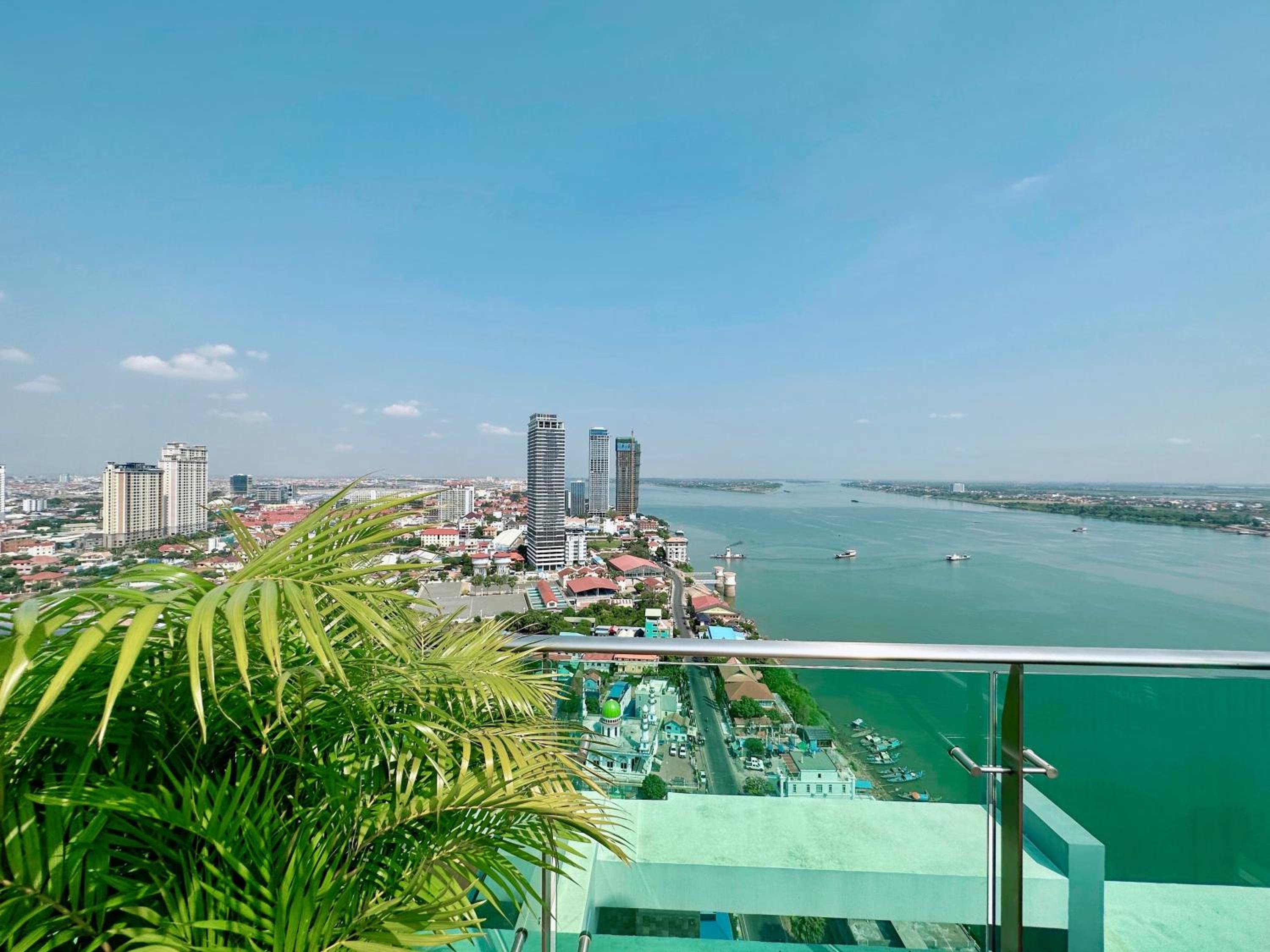 Infinity 28 Hotel and Residence