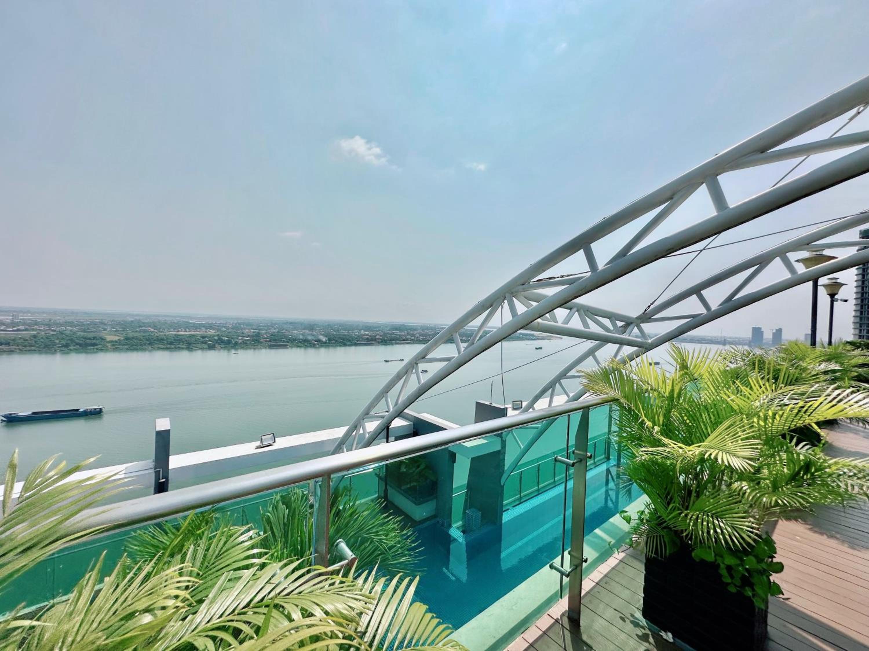 Infinity 28 Hotel and Residence