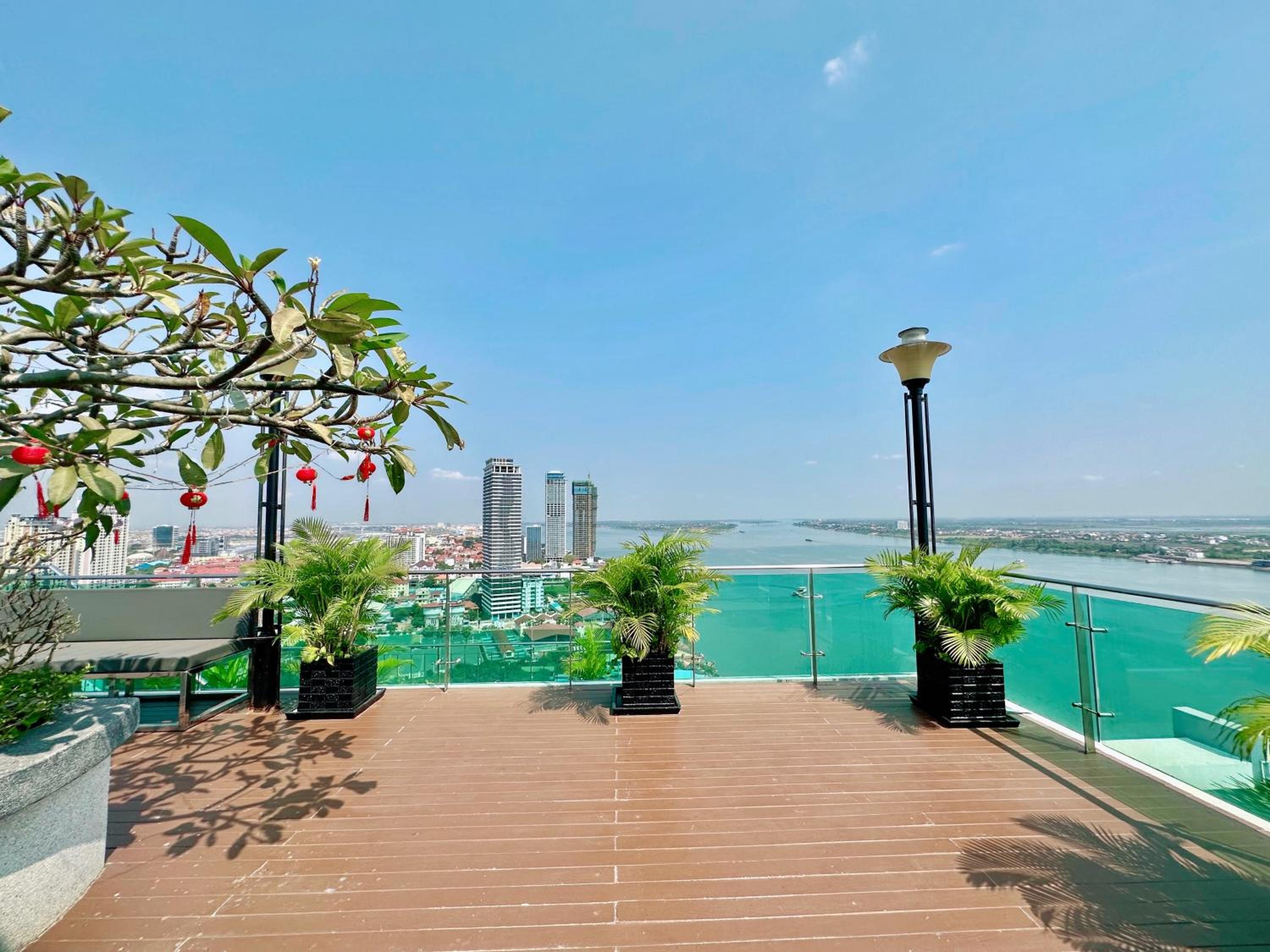 Infinity 28 Hotel and Residence