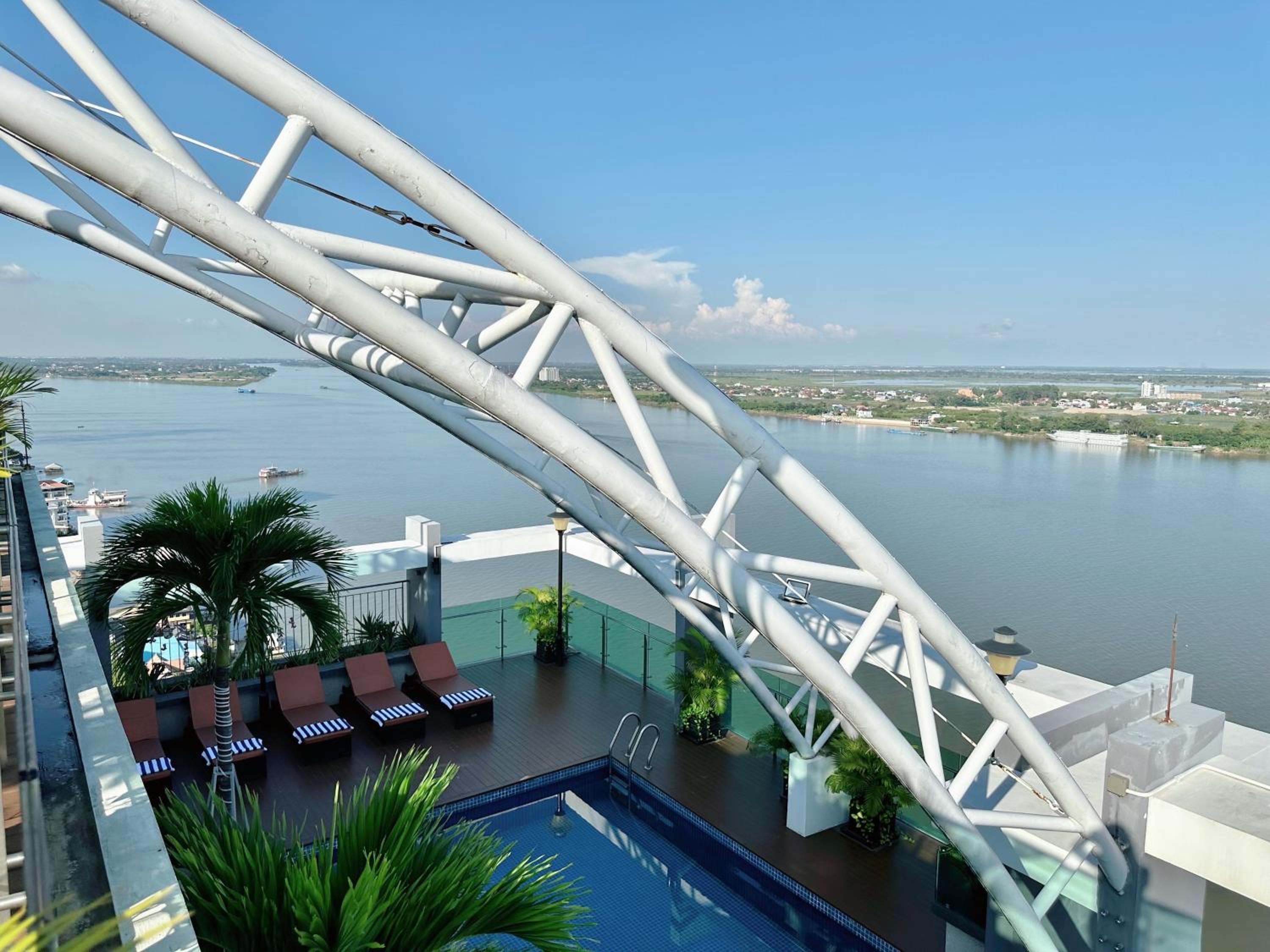 Infinity 28 Hotel and Residence