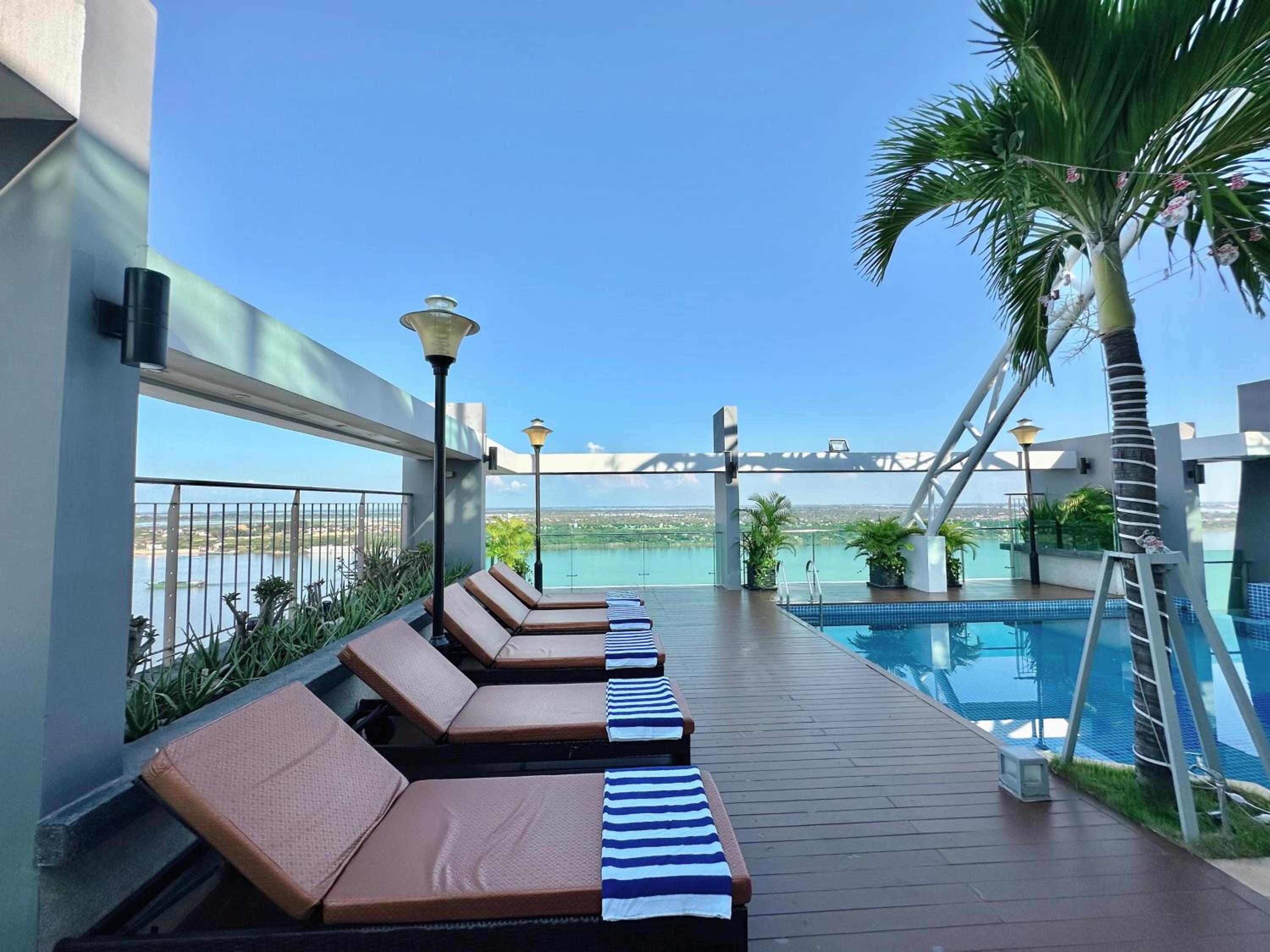 Infinity 28 Hotel and Residence