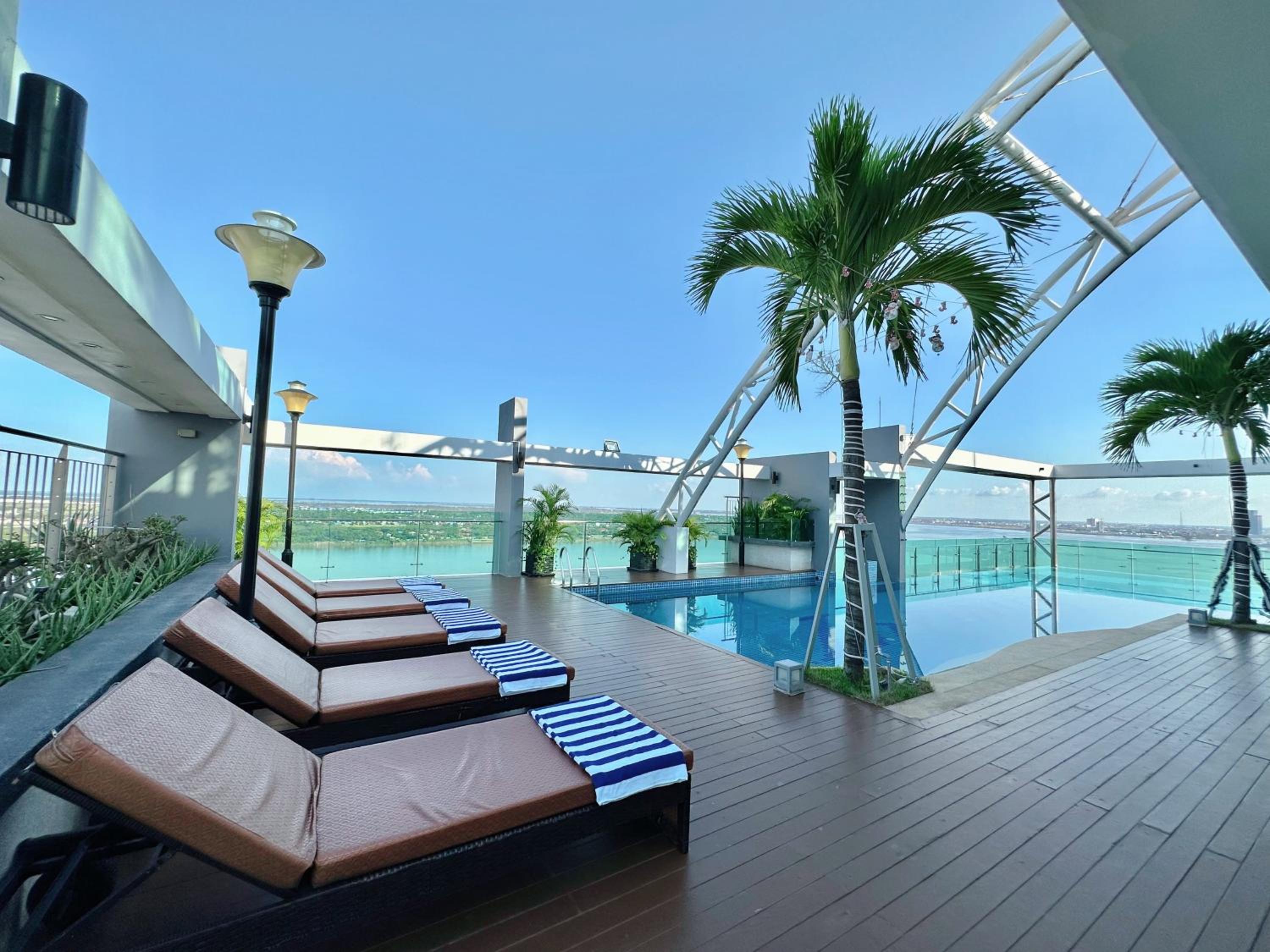 Infinity 28 Hotel and Residence