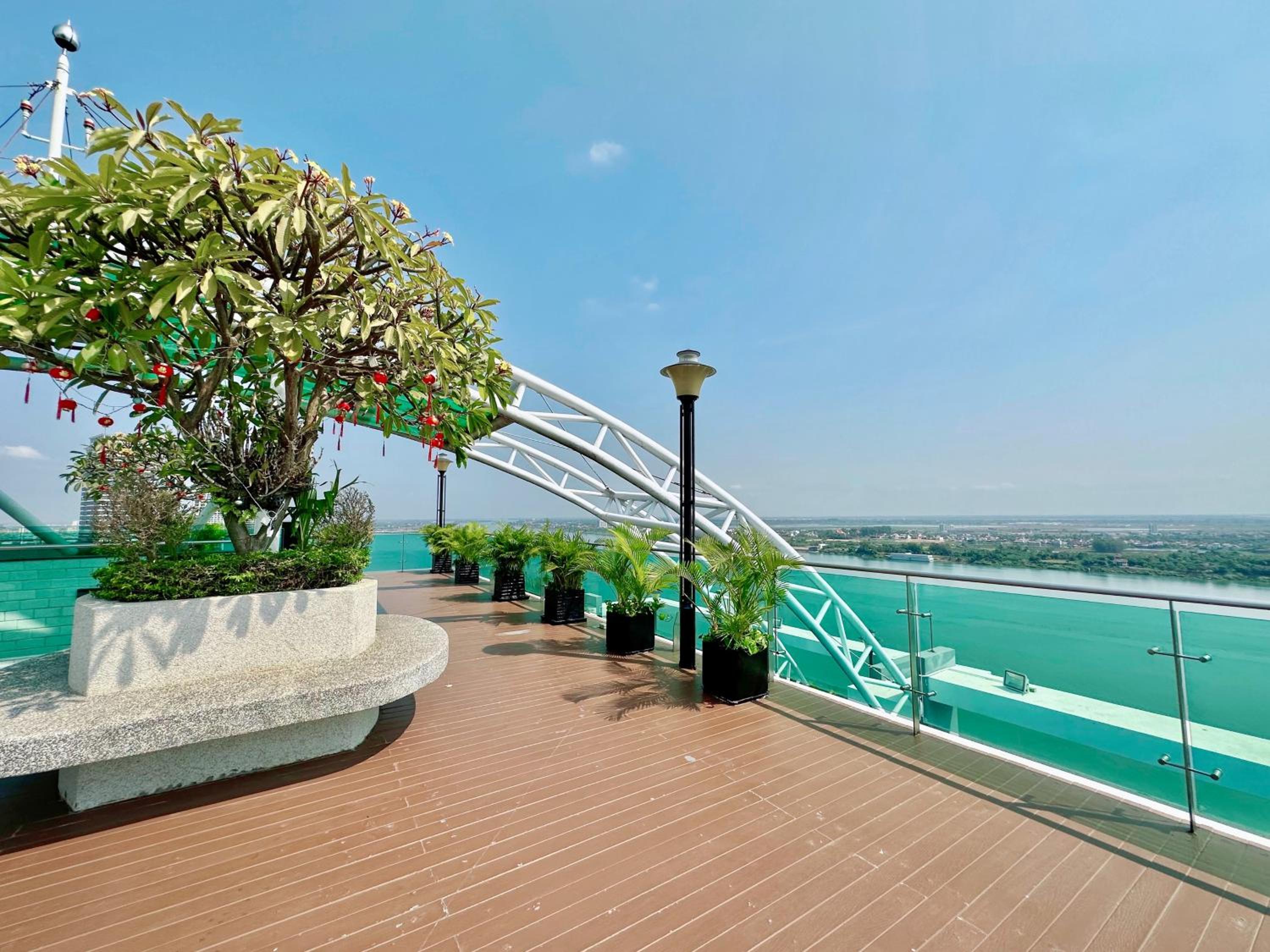 Infinity 28 Hotel and Residence