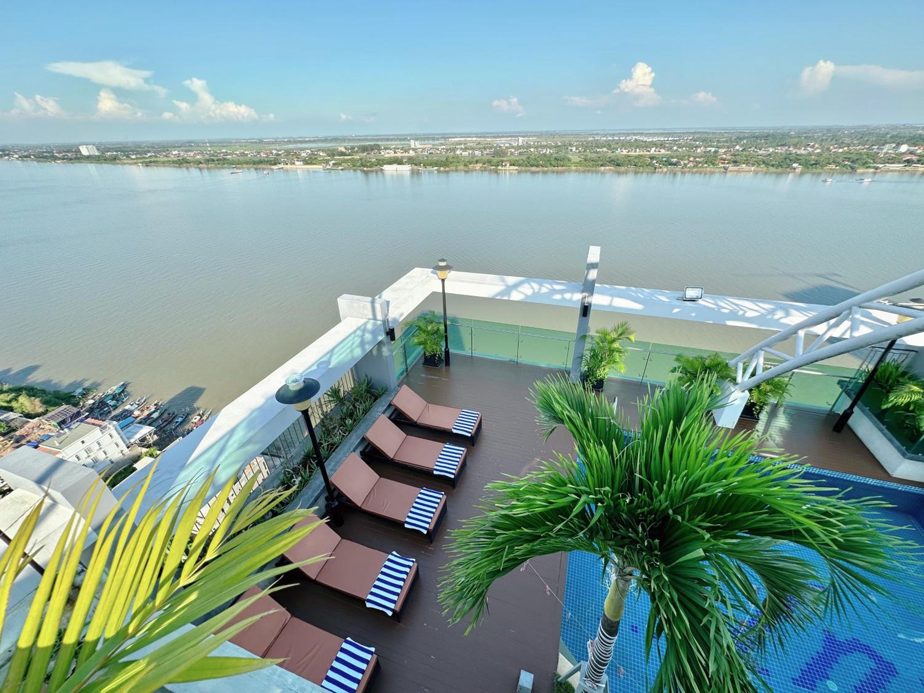 Infinity 28 Hotel and Residence