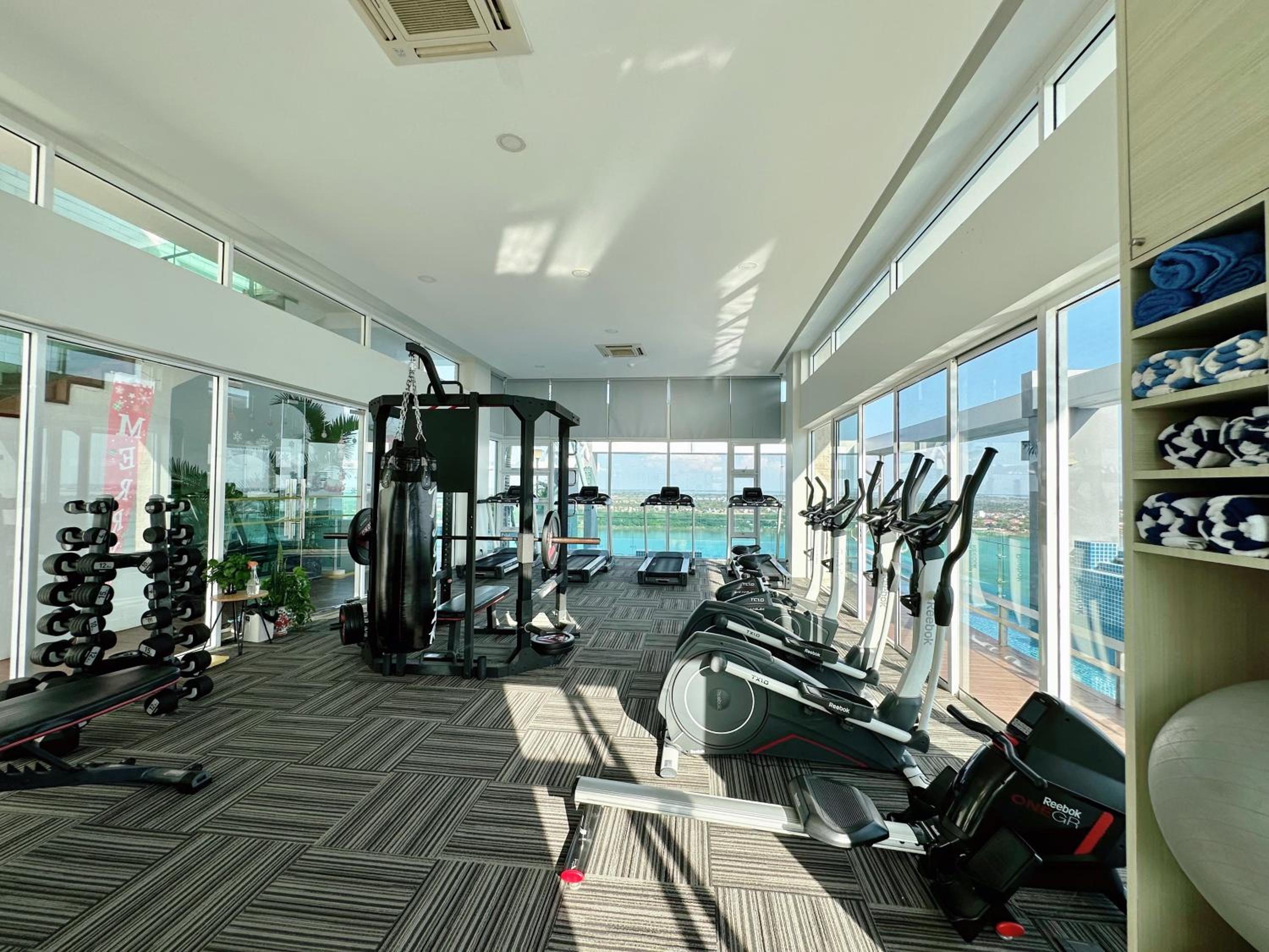 Infinity 28 Hotel and Residence