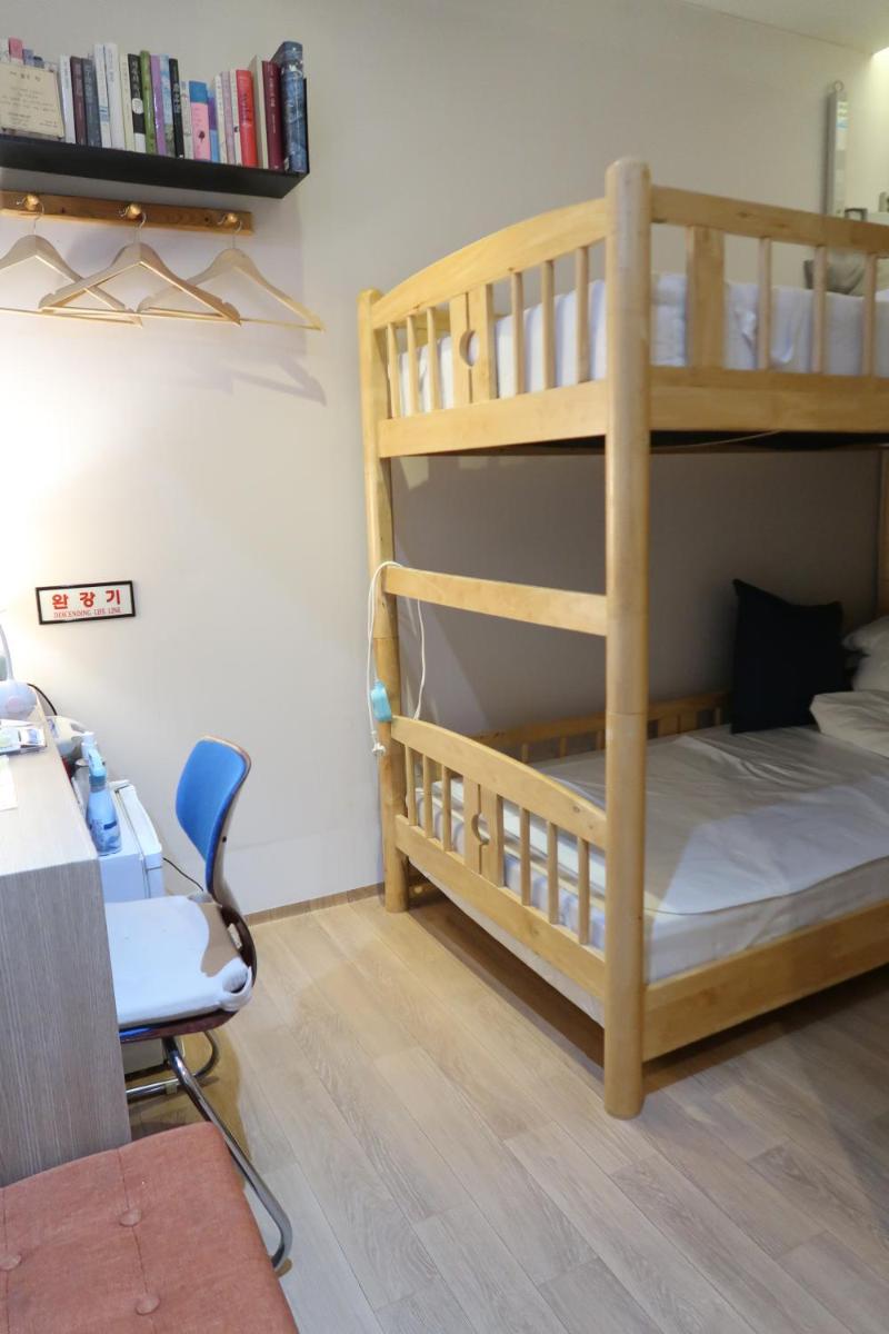 Andong Poong-gyung HOSTEL n LIBRARY