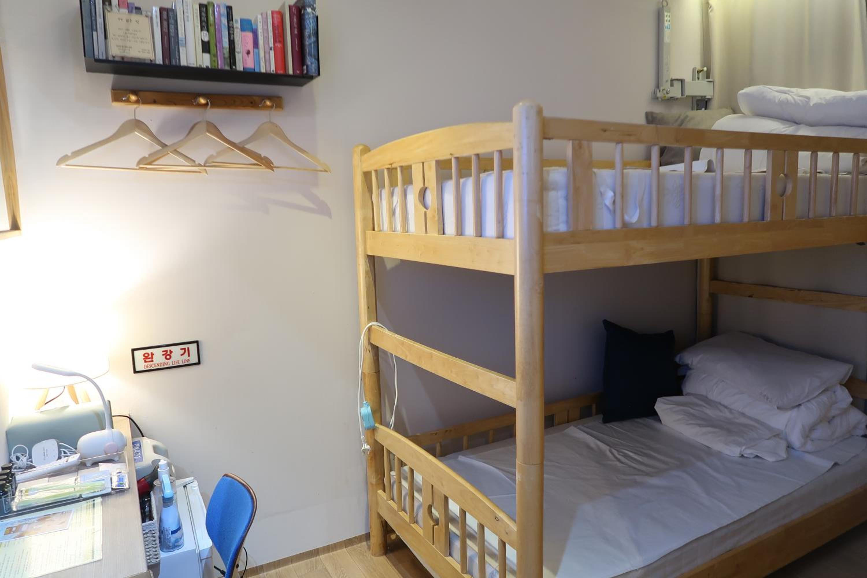 Andong Poong-gyung HOSTEL n LIBRARY