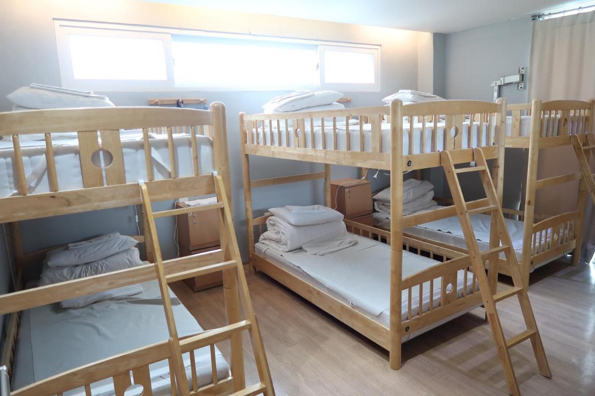 Andong Poong-gyung HOSTEL n LIBRARY