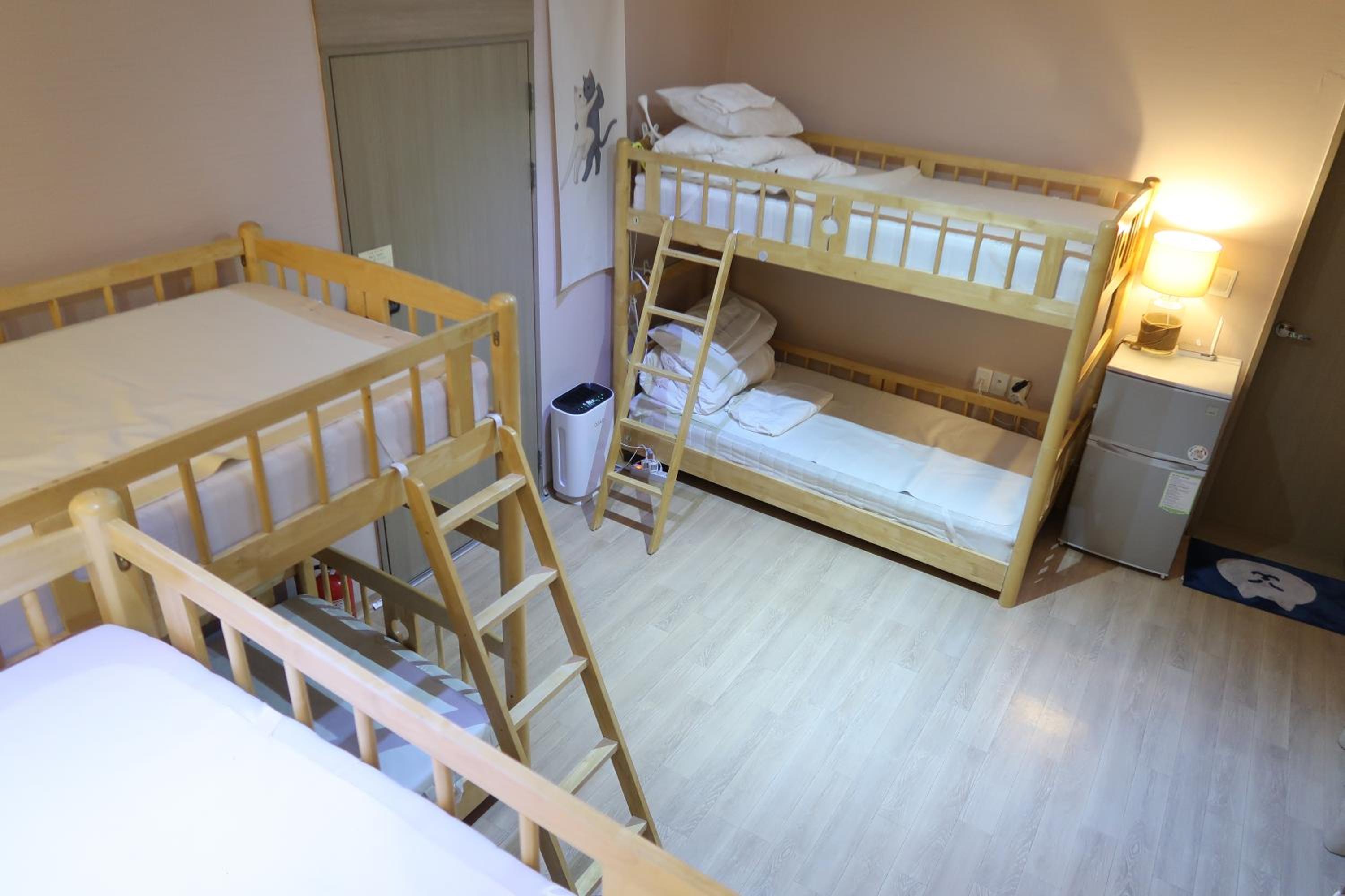 Andong Poong-gyung HOSTEL n LIBRARY