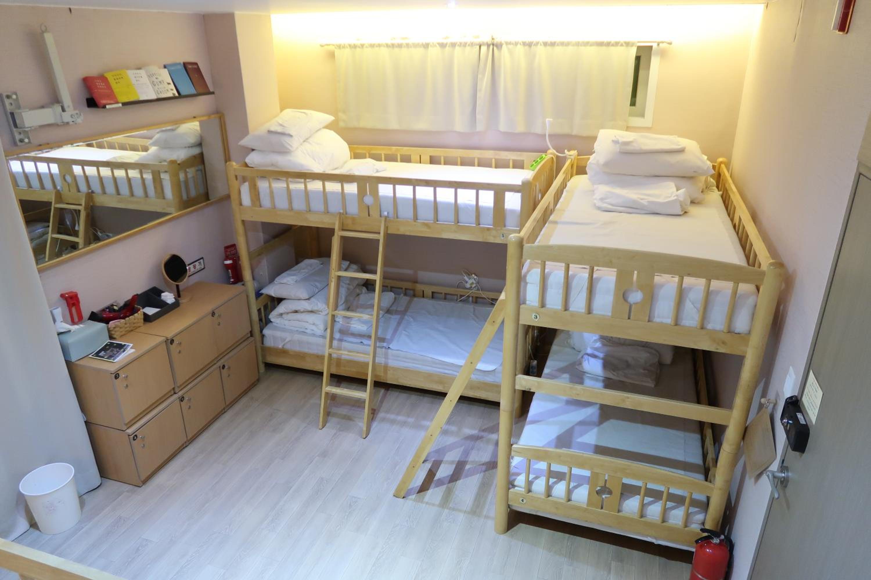 Andong Poong-gyung HOSTEL n LIBRARY
