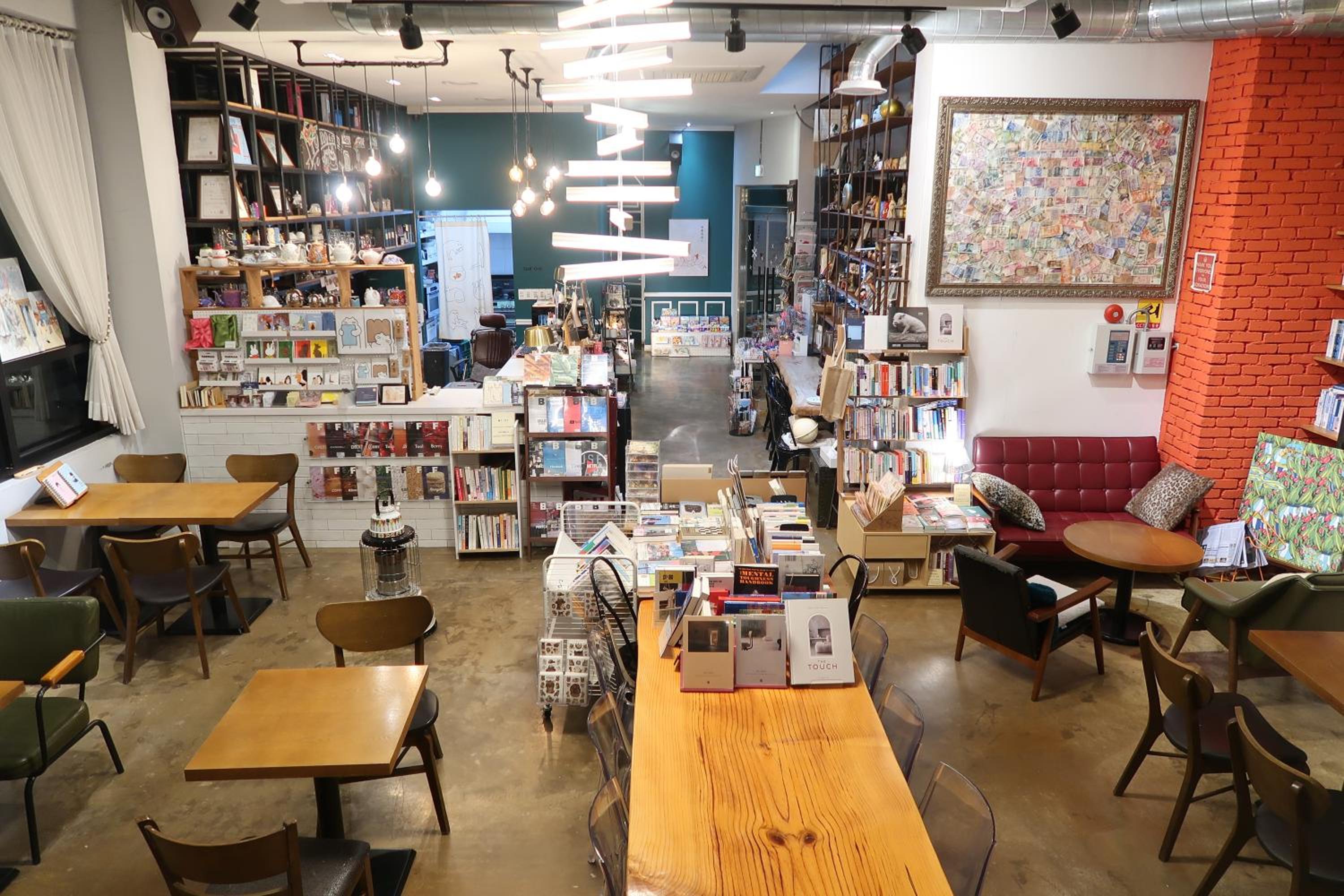 Andong Poong-gyung HOSTEL n LIBRARY