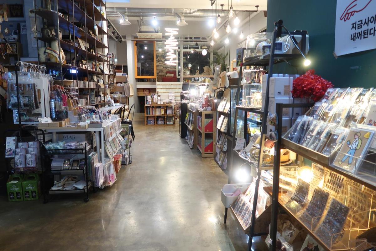 Andong Poong-gyung HOSTEL n LIBRARY