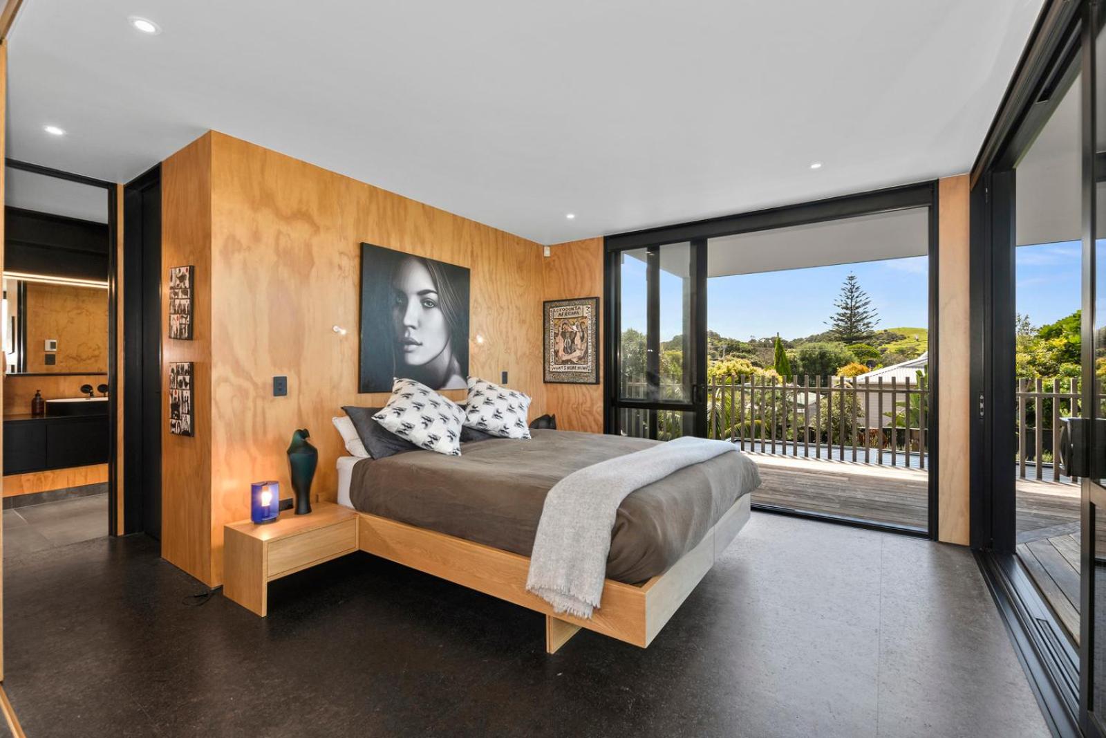 Matapouri Art Escape - Matapouri Holiday Home