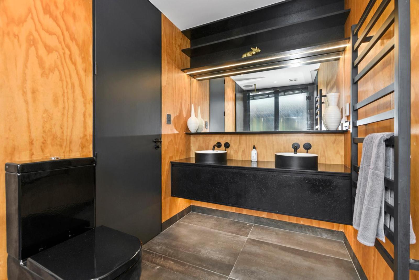 Matapouri Art Escape - Matapouri Holiday Home