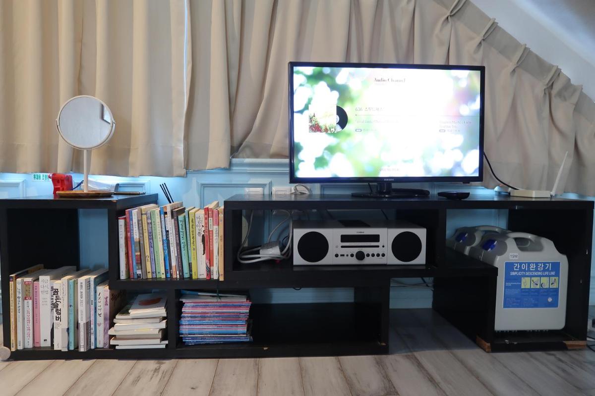 Andong Poong-gyung HOSTEL n LIBRARY