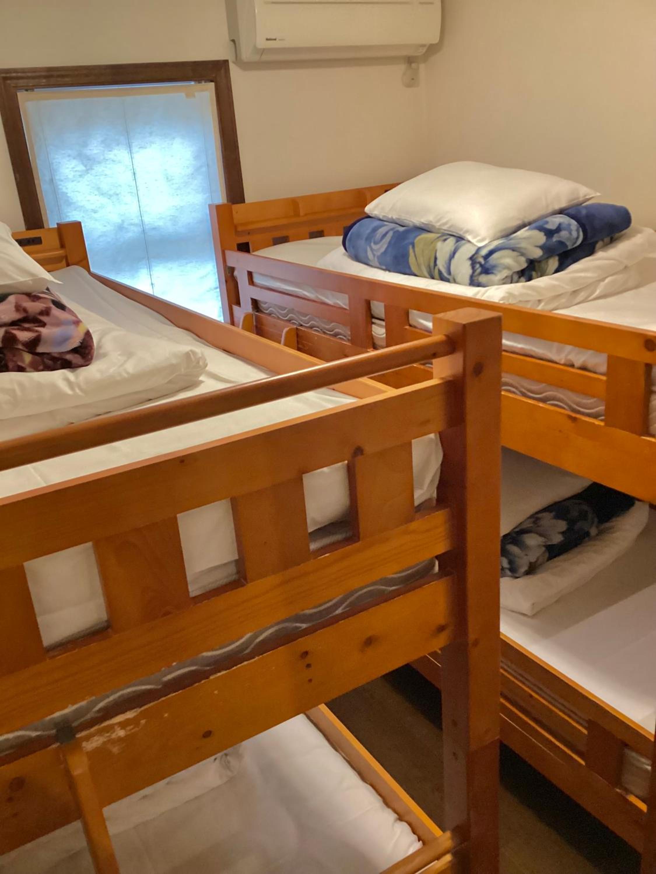 IZA Kamakura Guest House and Bar