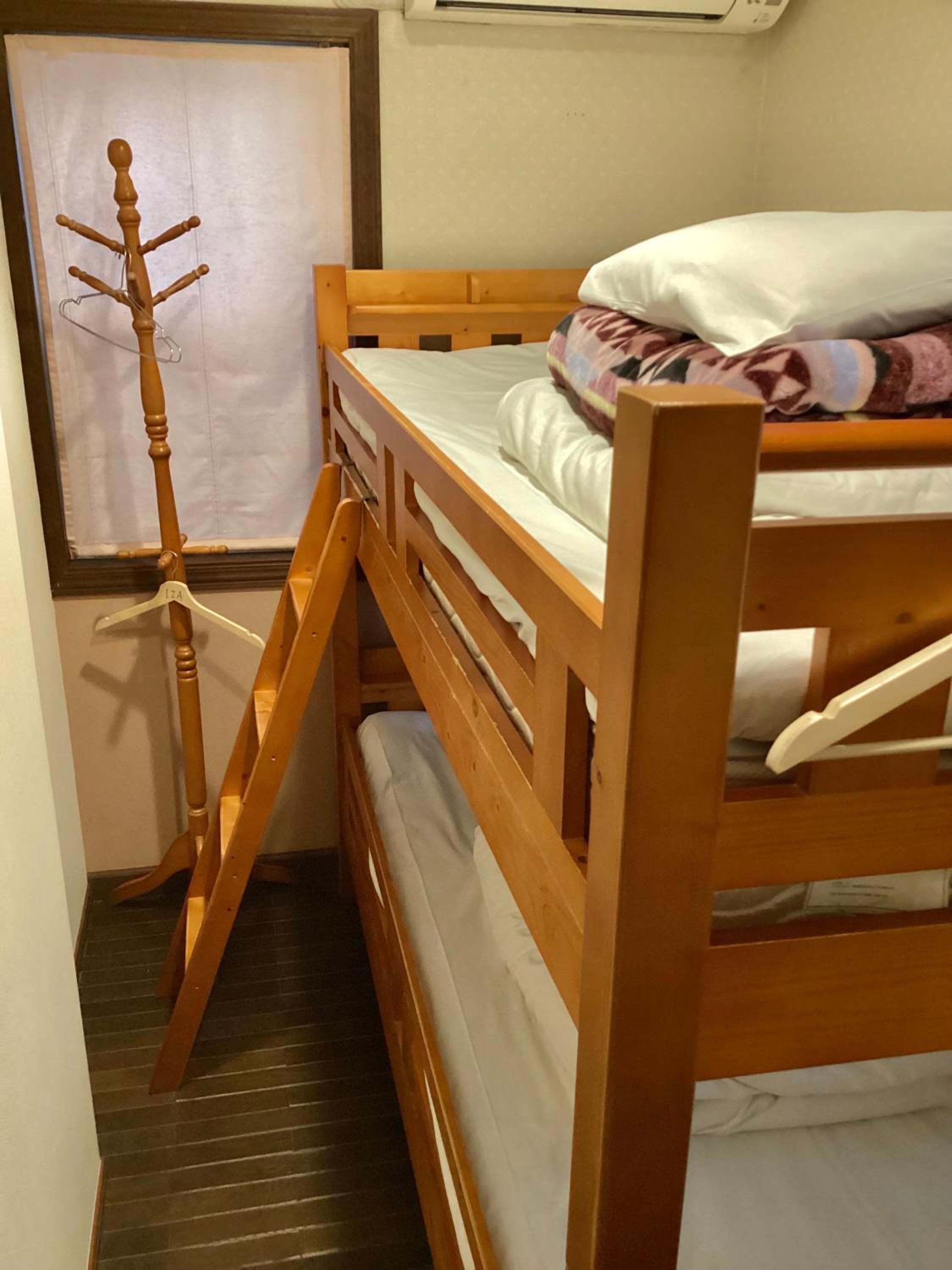 IZA Kamakura Guest House and Bar