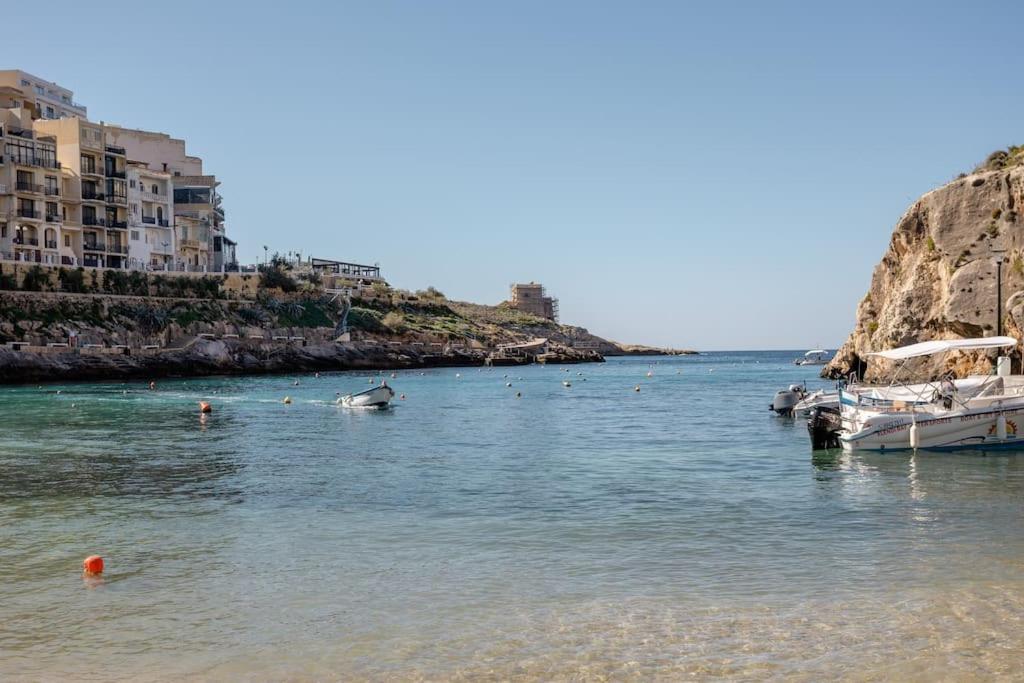 40sec walk to Xlendi Beach - Fully Air Con & Heated Brand New Central Apartment