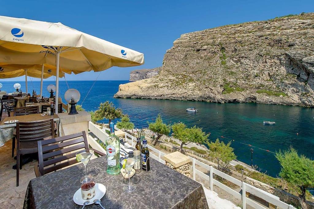 40sec walk to Xlendi Beach - Fully Air Con & Heated Brand New Central Apartment