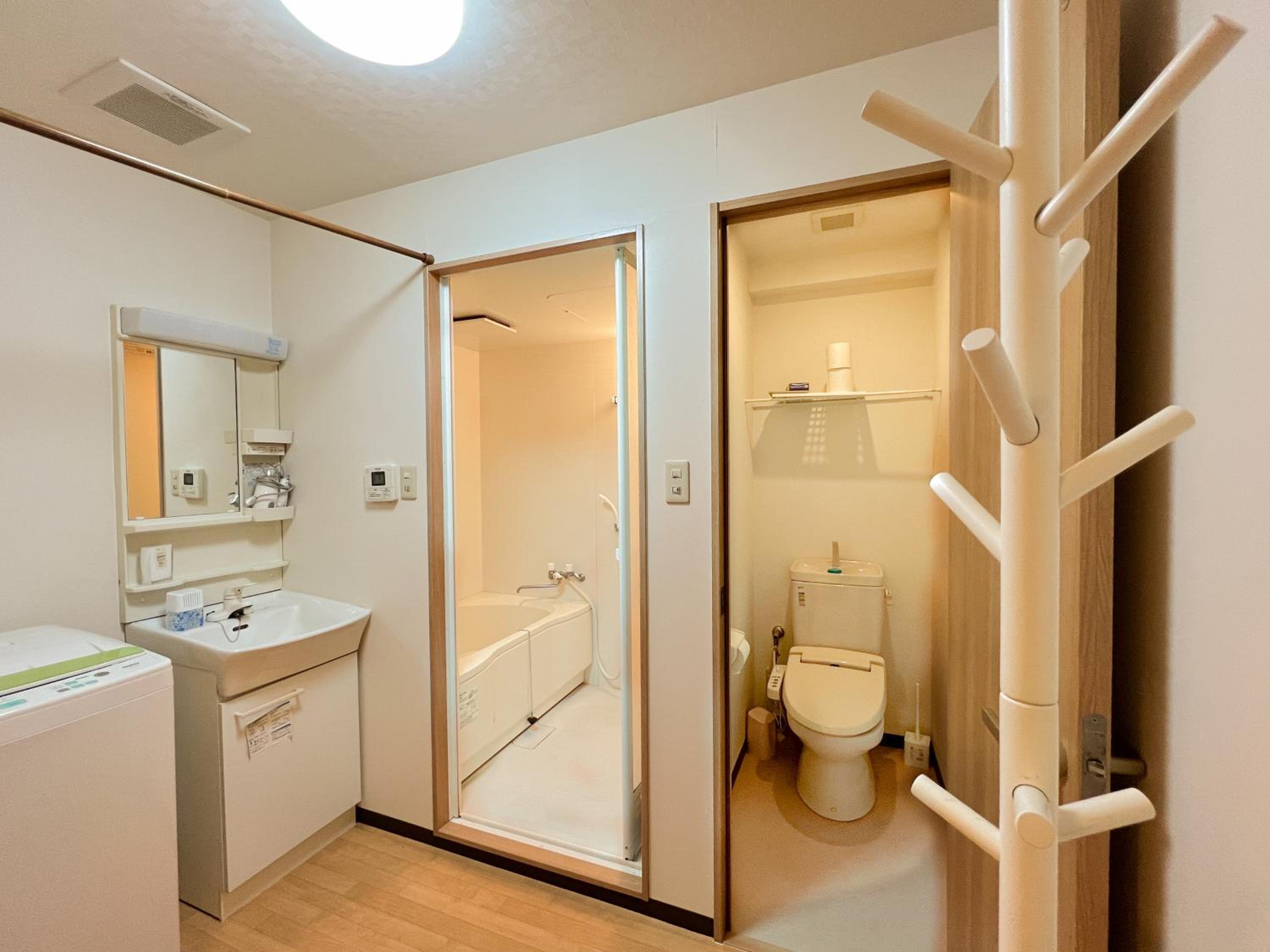 REIWA HOUSE