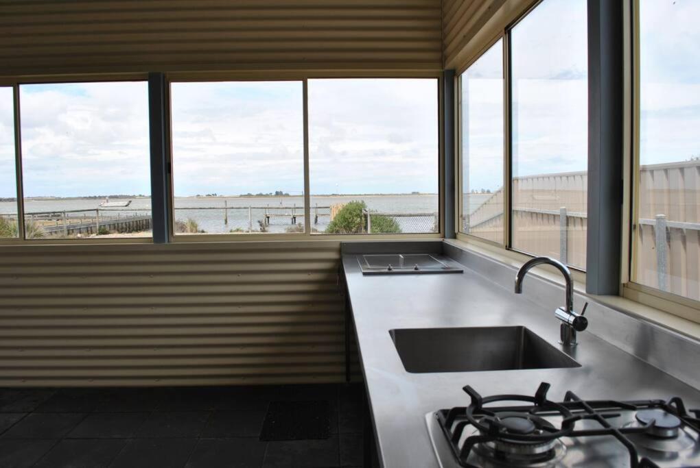 Hideaway Tom’s on Mundoo Channel - Waterfront