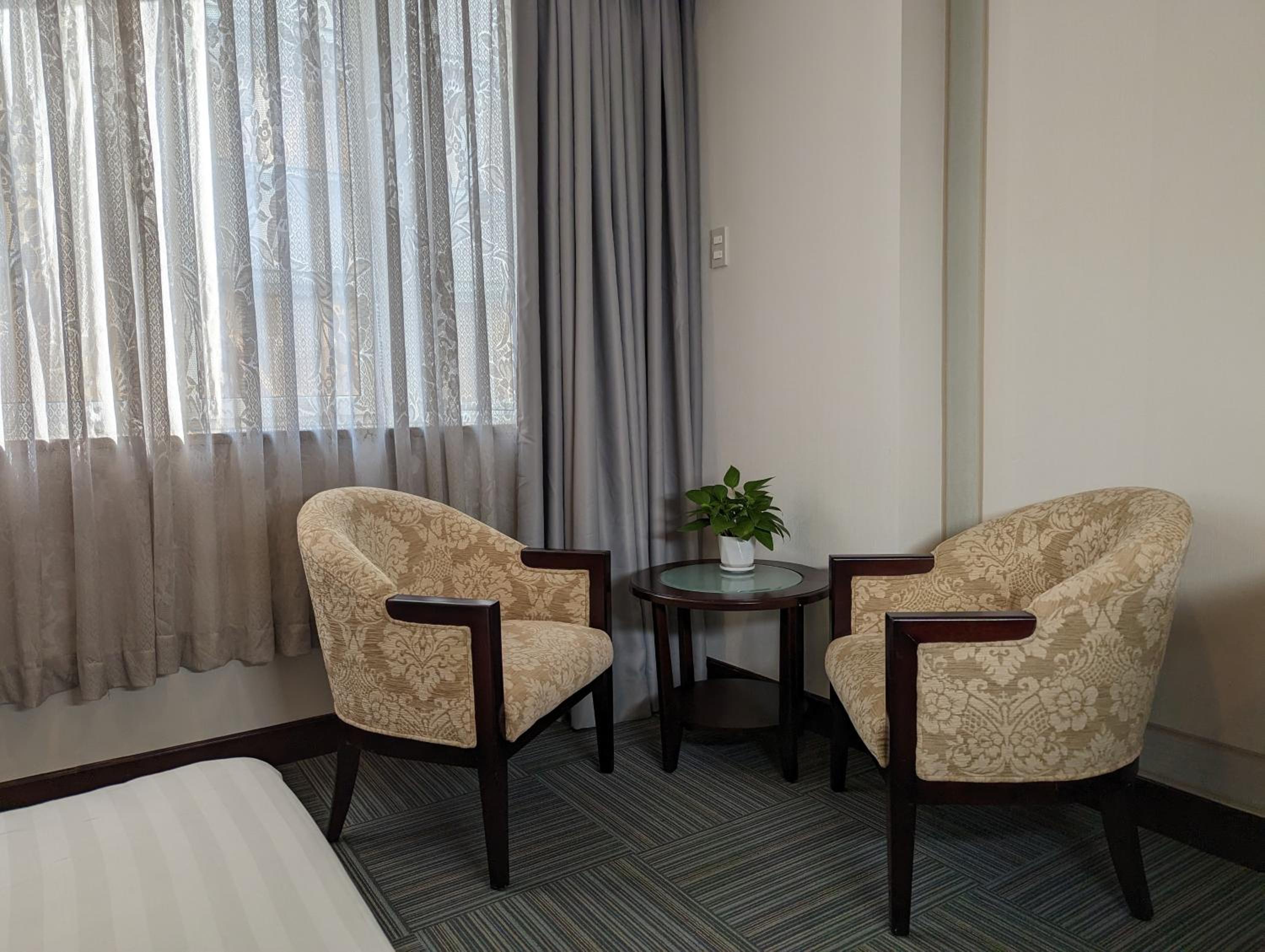 Đông Kinh Hotel