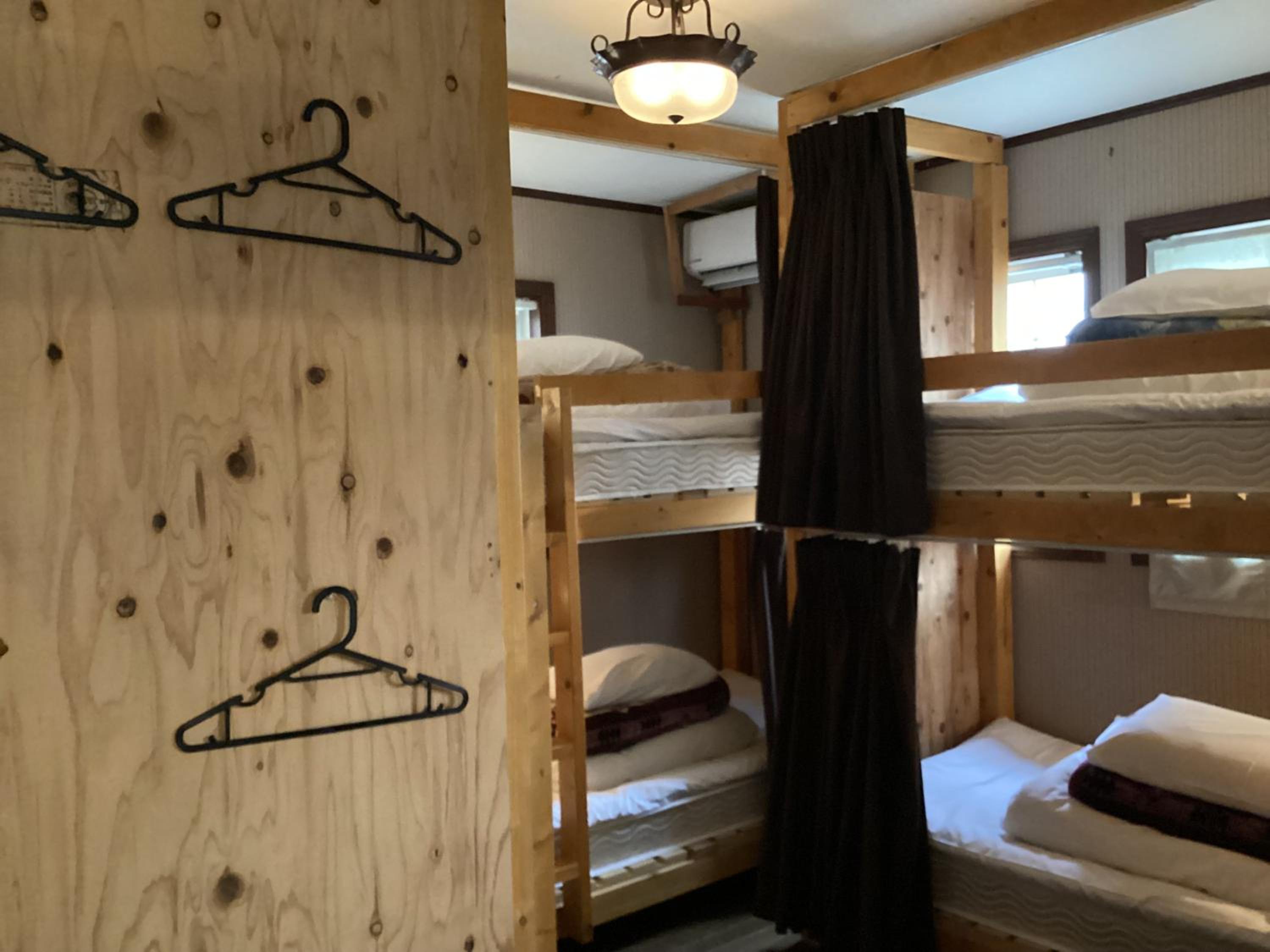 IZA Kamakura Guest House and Bar