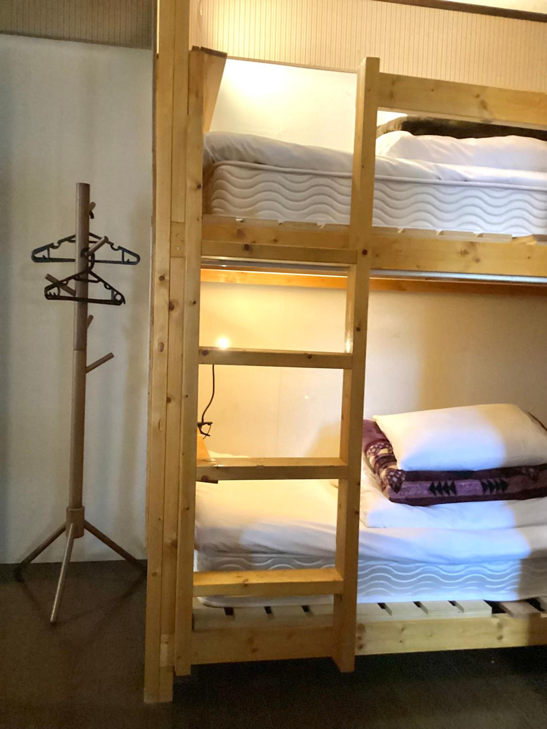 IZA Kamakura Guest House and Bar