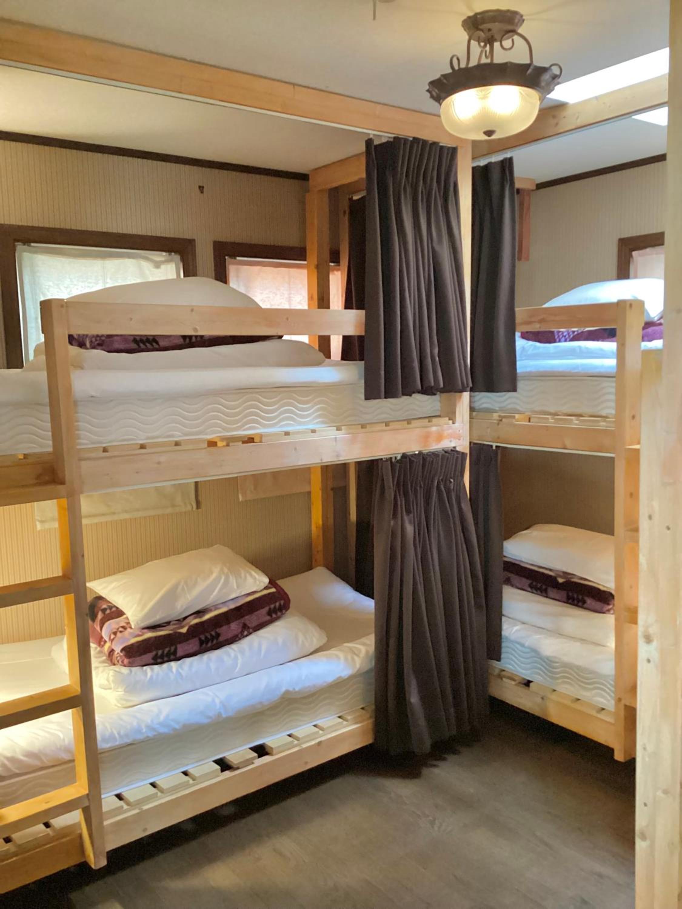 IZA Kamakura Guest House and Bar