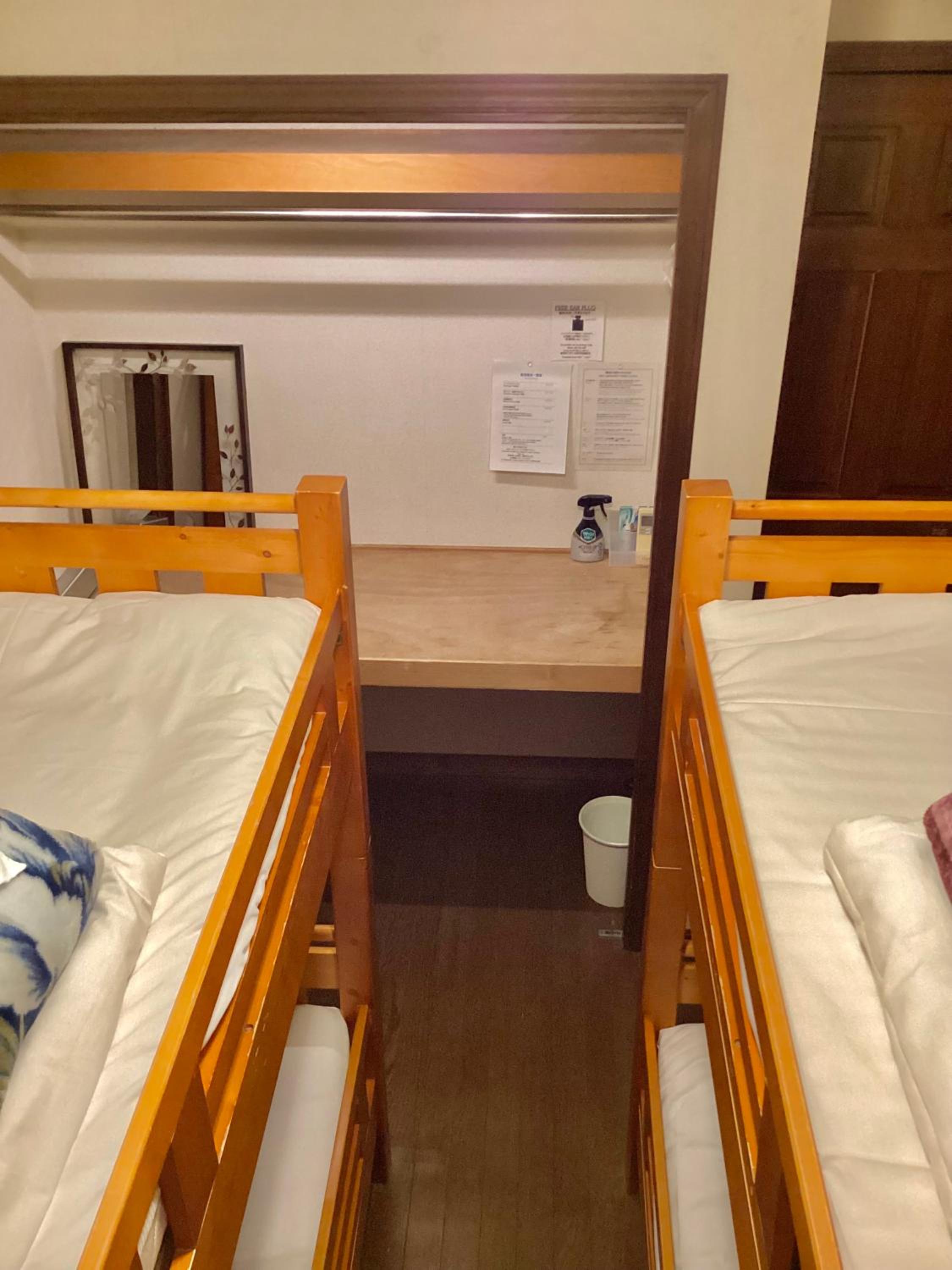 IZA Kamakura Guest House and Bar