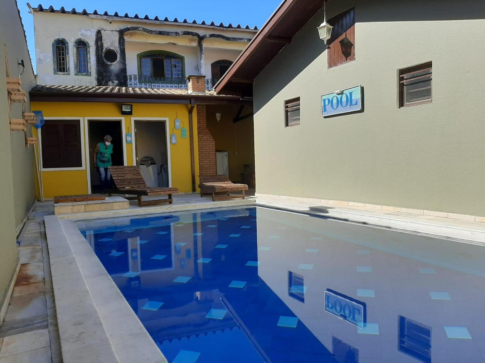 Casa grande com piscina churrasqueira e garagem Praia do Lázaro Ubatuba