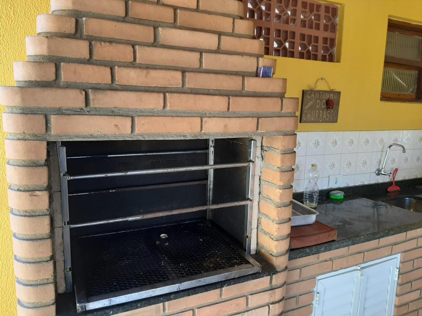 Casa grande com piscina churrasqueira e garagem Praia do Lázaro Ubatuba