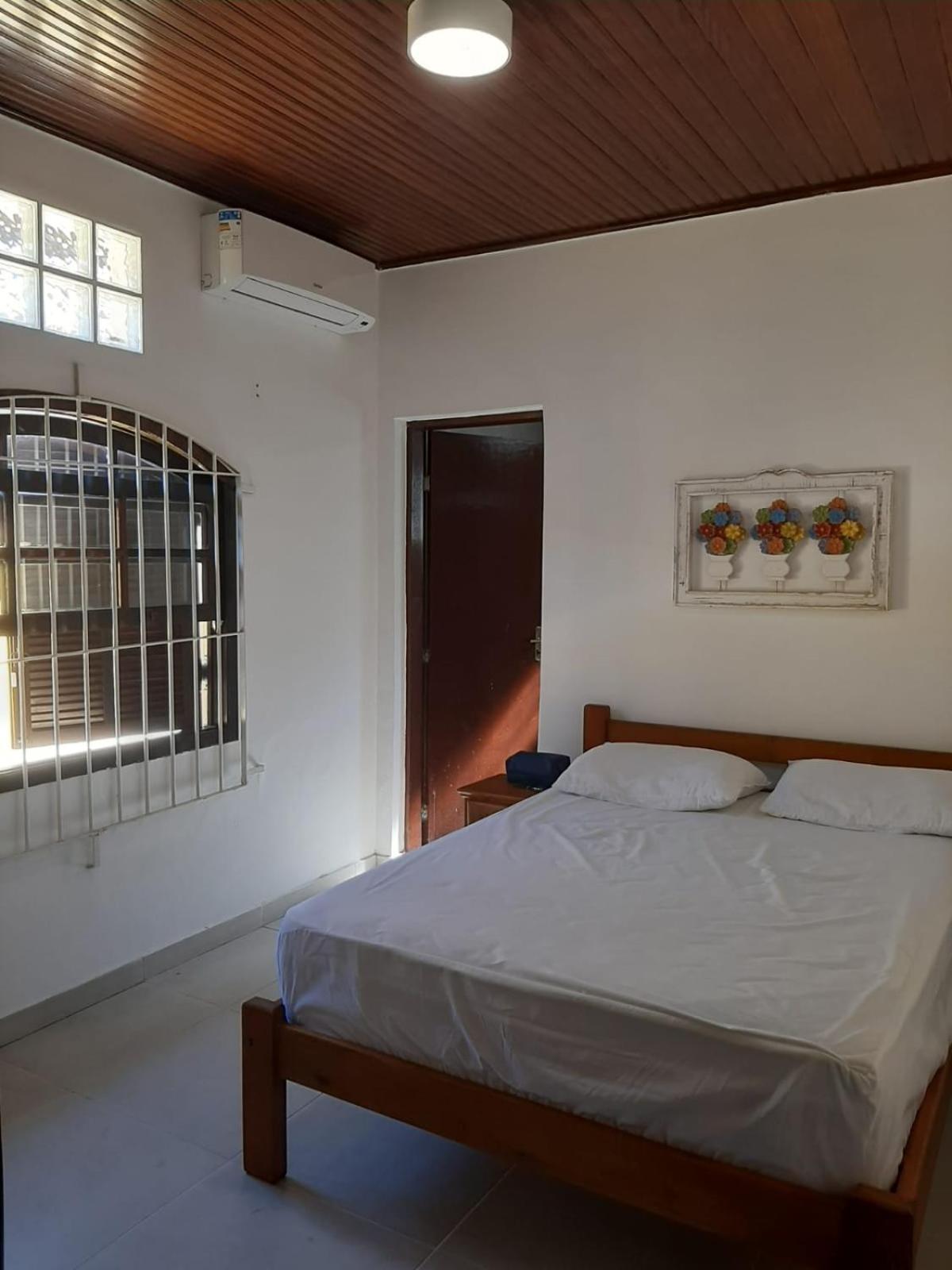 Casa grande com piscina churrasqueira e garagem Praia do Lázaro Ubatuba