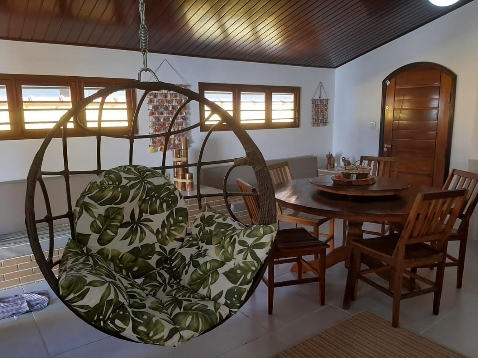 Casa grande com piscina churrasqueira e garagem Praia do Lázaro Ubatuba