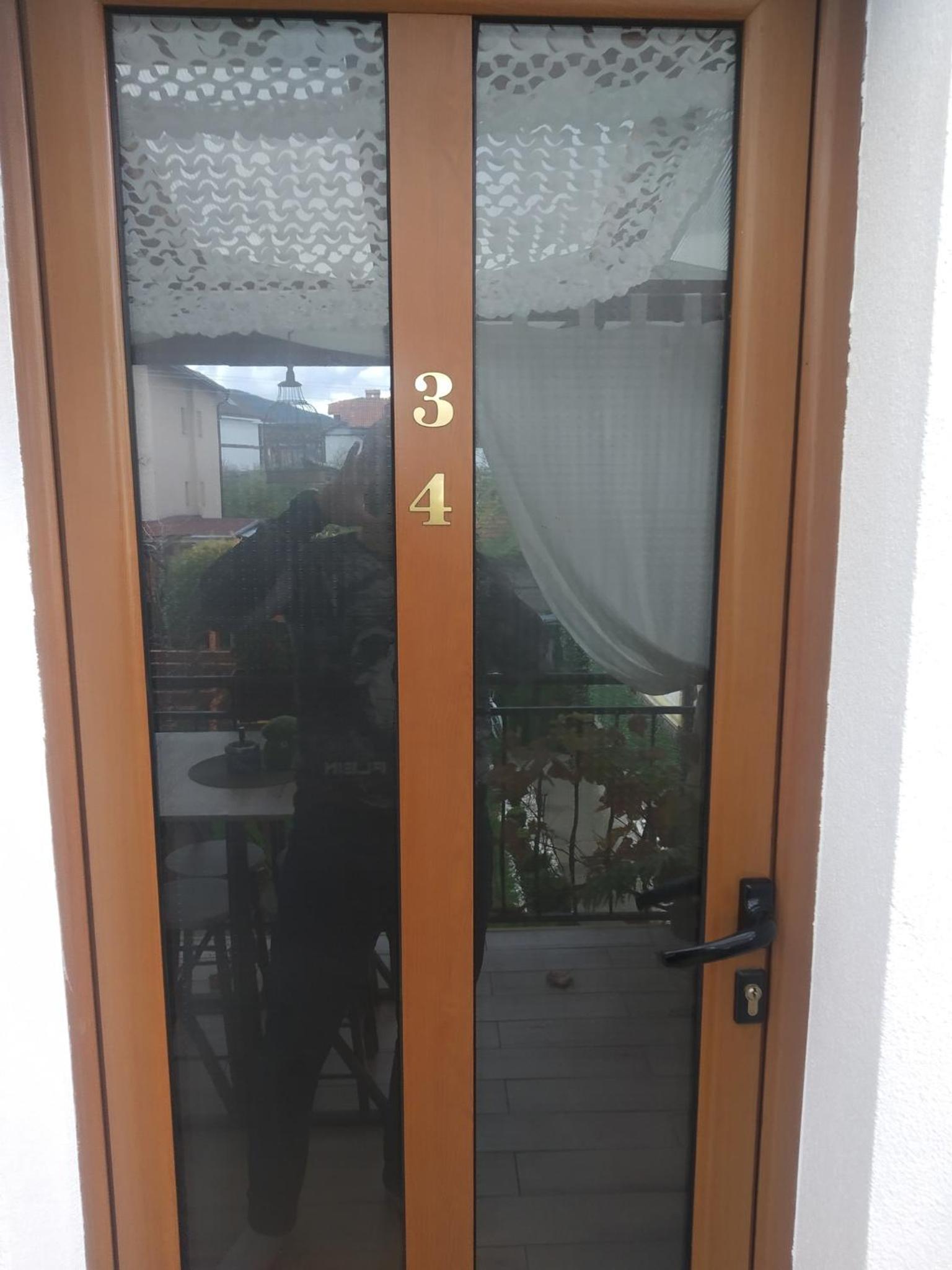 NIKI HOUSE