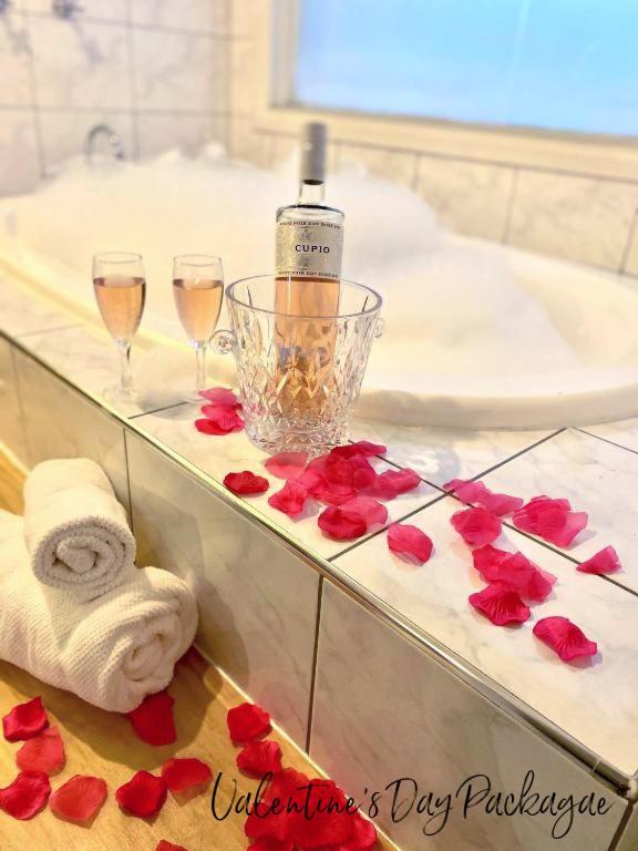The Romantic Pink English Cottage at Tamborine Mountain