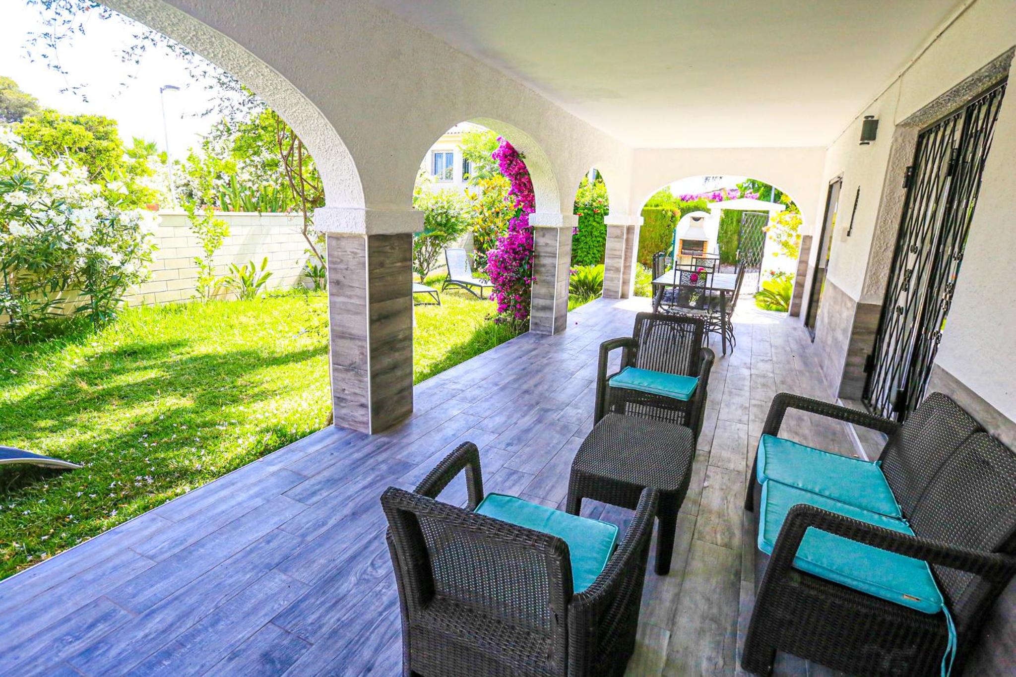 LITORAL COSTA DORADA - CASA OSCA Only families