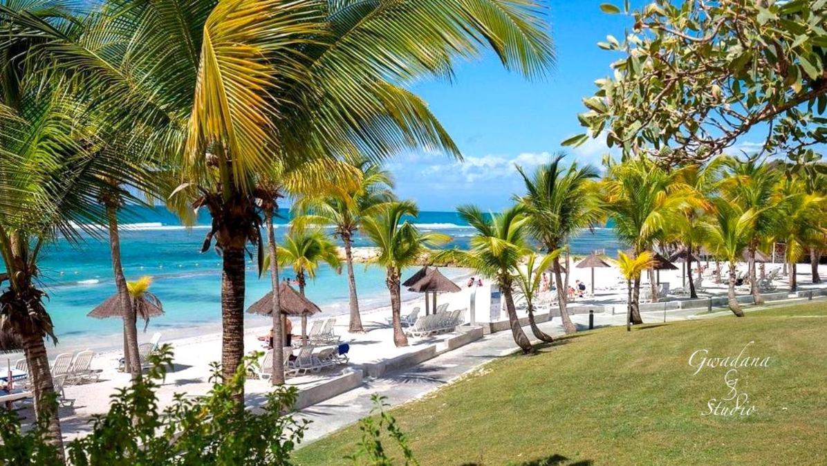 Accès Direct Plage, Vue Mer d'exception, Les Gwada Studios, Village Vacances