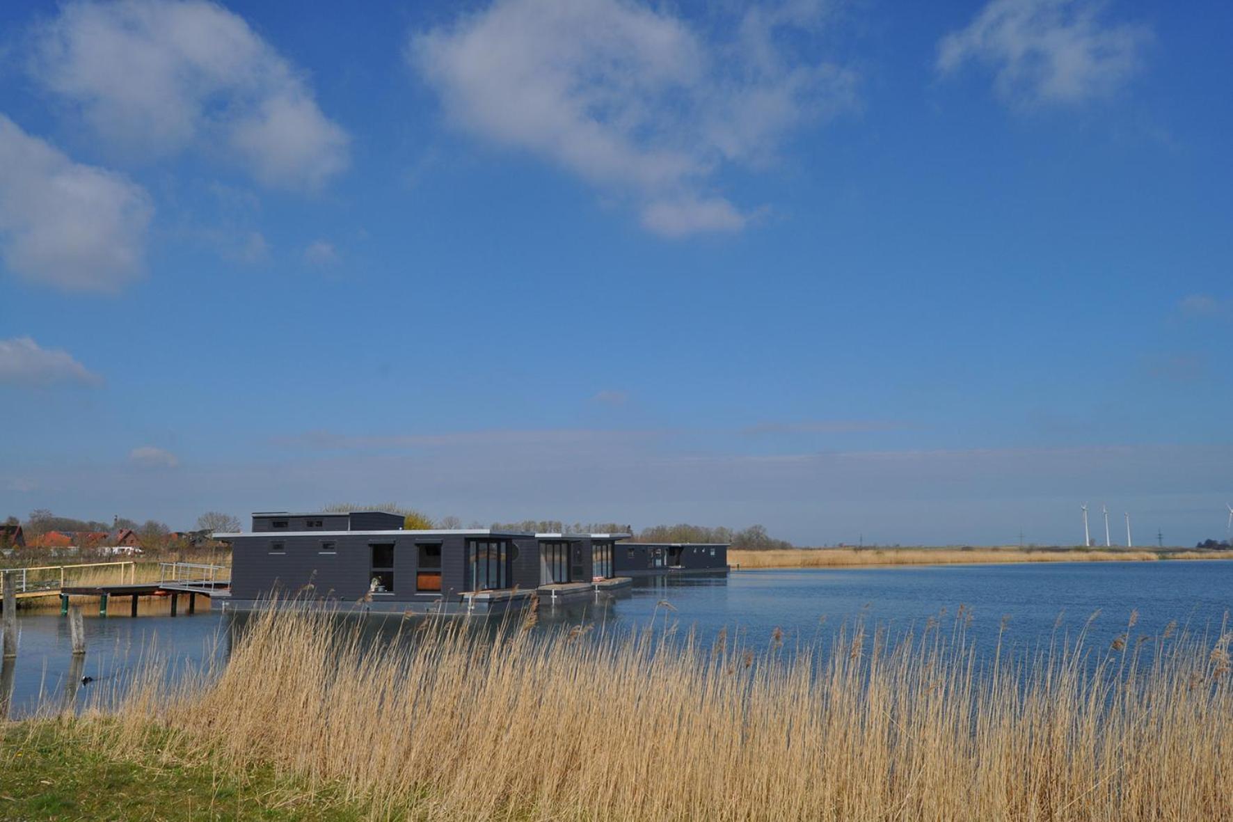 Hausboot der Friesländer im Wangermeer